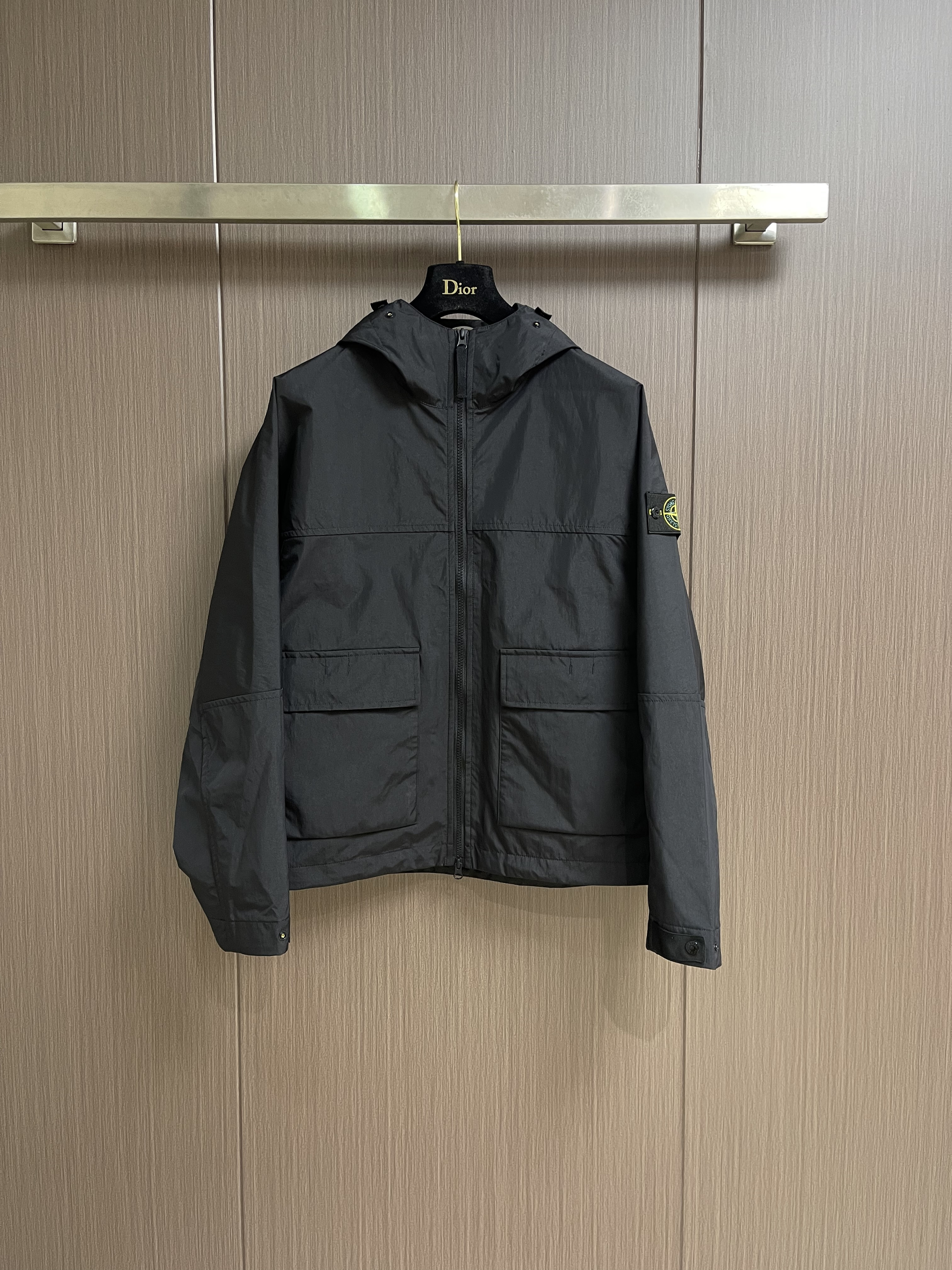 Куртка мужская Stone Island с капюшоном чёрного цвета
