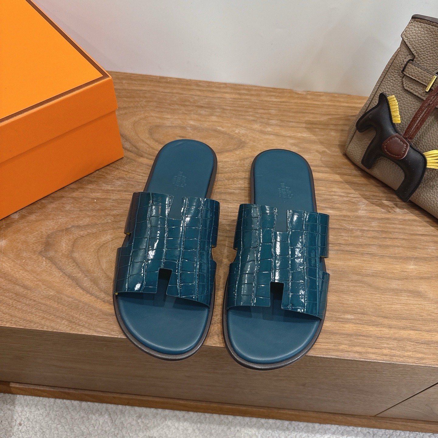 Шлёпанцы мужские в стиле Hermès Eclair сине-зелёного цвета