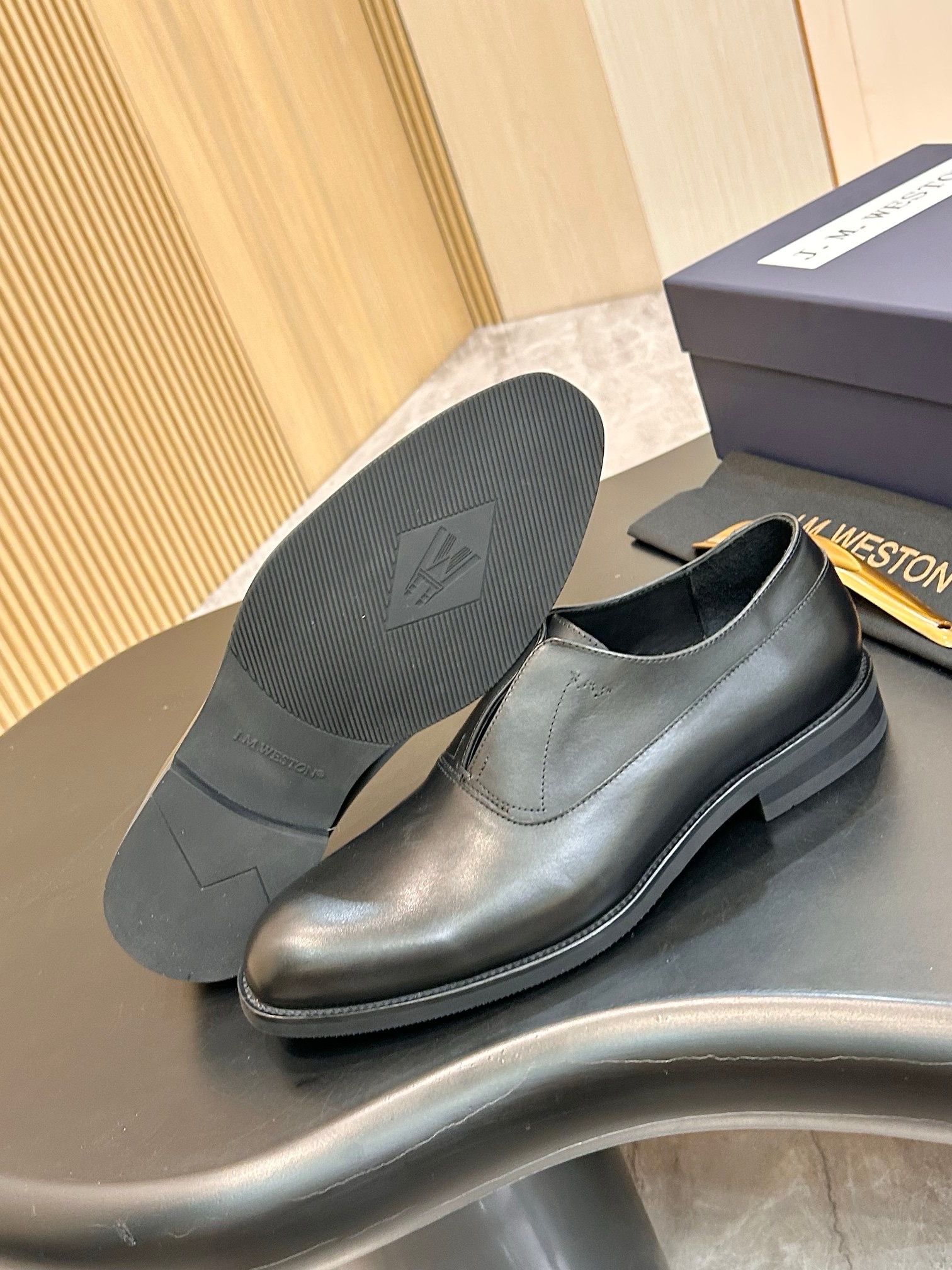 Туфли мужские J.M. Weston Iena Slip-On Oxford чёрного цвета