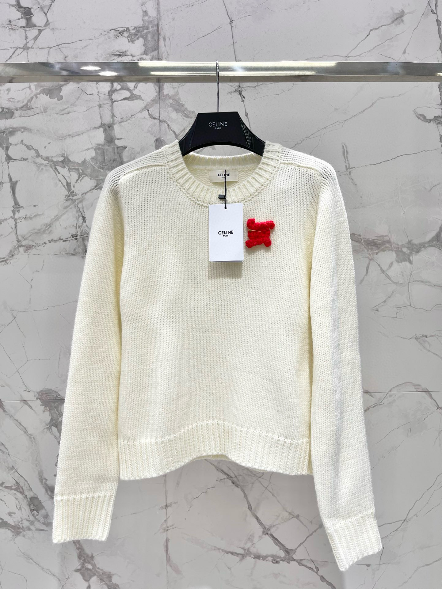 Свитер женский в стиле Celine с фирменной вязкой и акцентной вышивкой