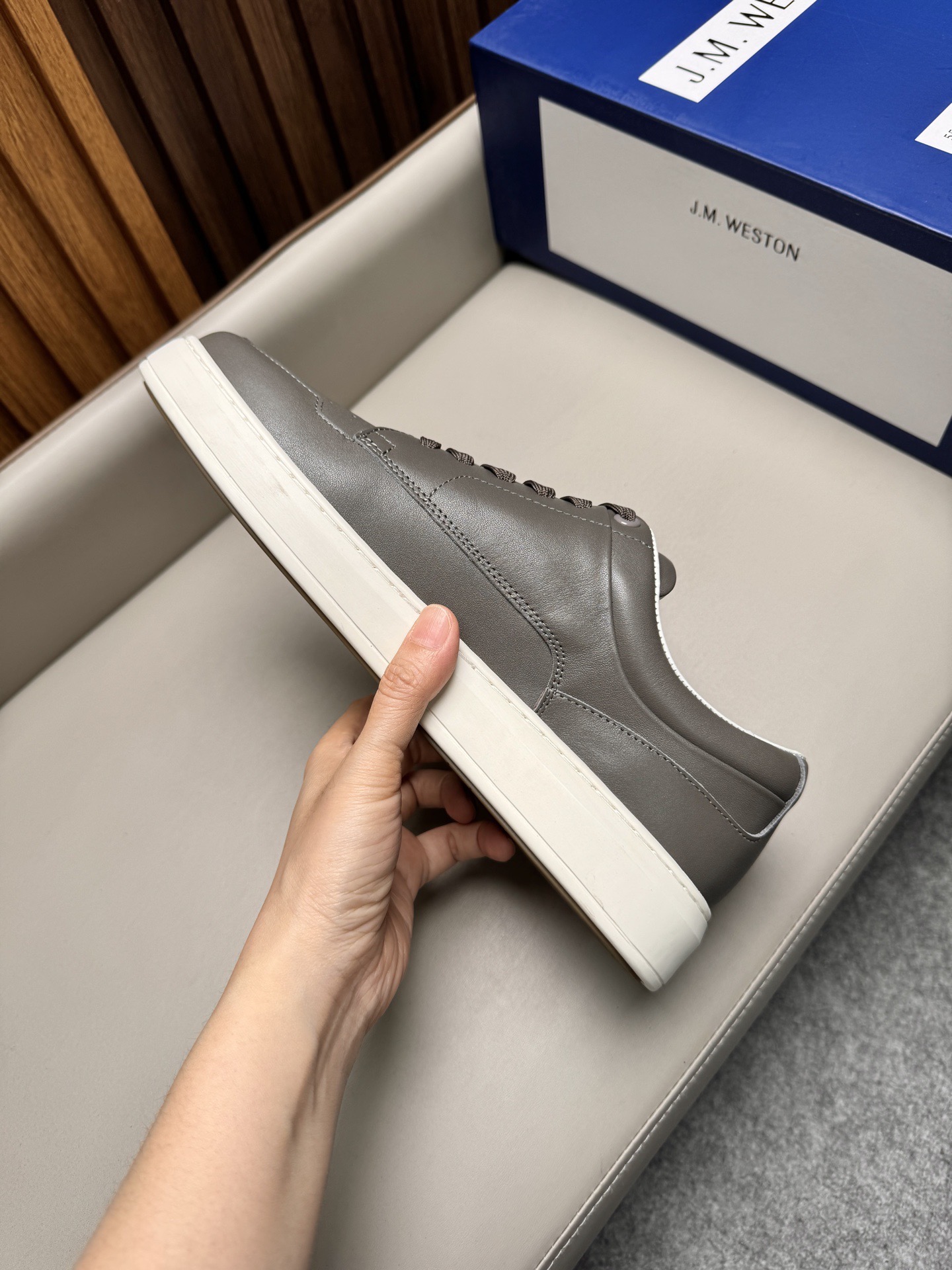 Кеды мужские в стиле J.M. Weston серого цвета