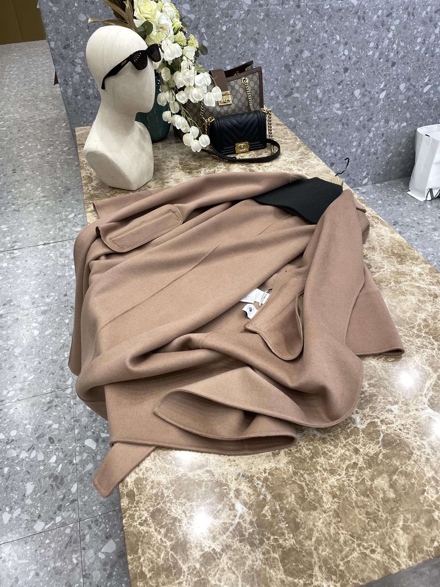 Пальто женское в стиле Max Mara Elisa верблюжьего цвета с поясом