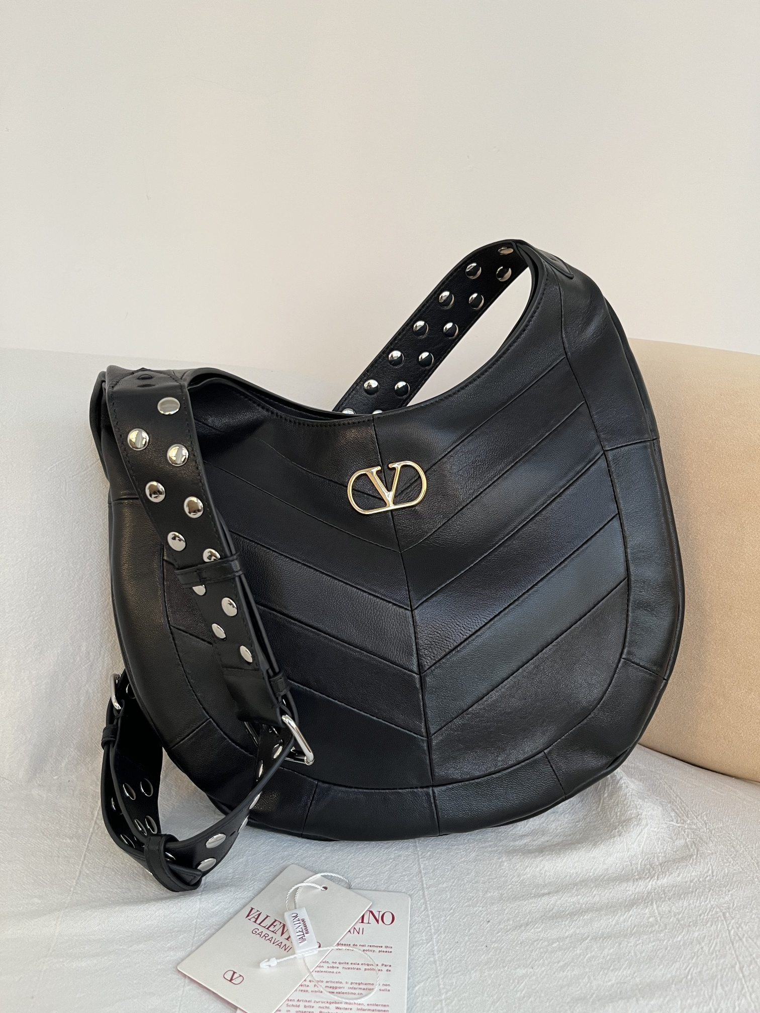 Сумка женская в стиле Valentino Garavani Hoboho Hobo чёрного цвета(35 cм)
