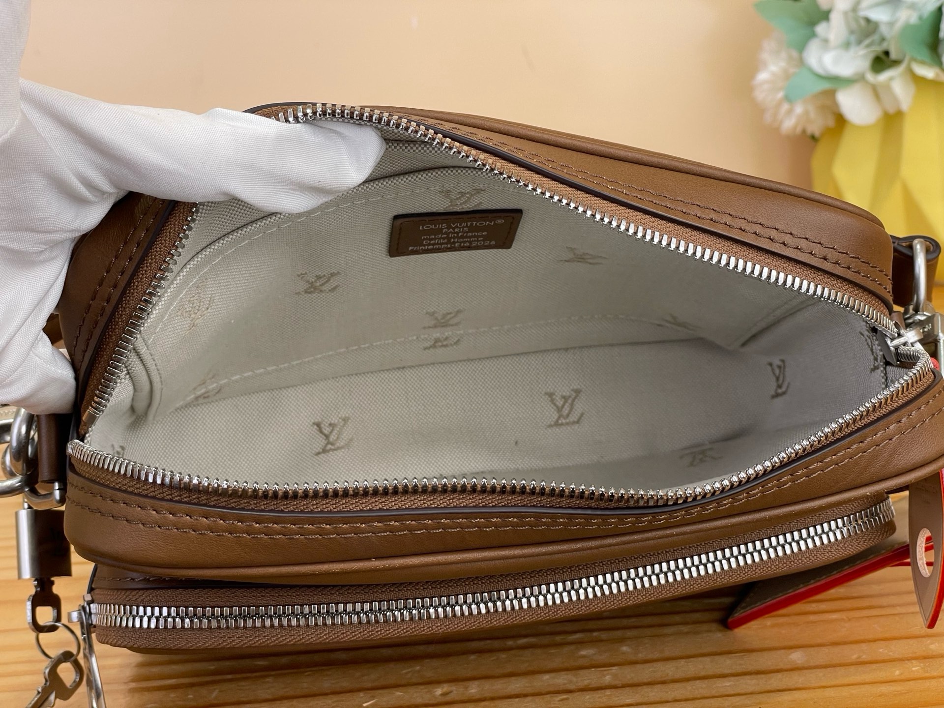 Сумка мужская Louis Vuitton Nil  коричневого цвета