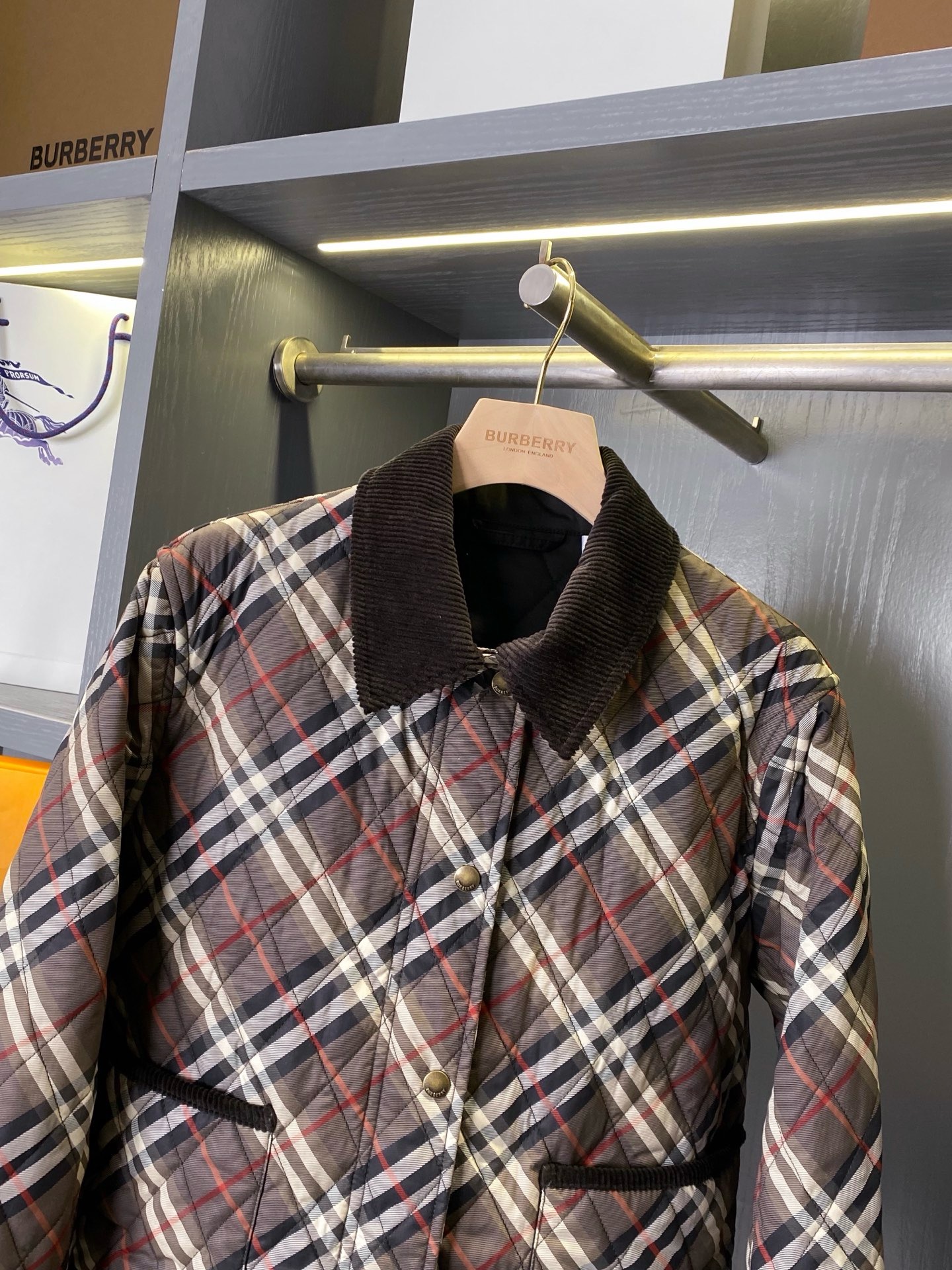 Куртка женская  Burberry укороченная