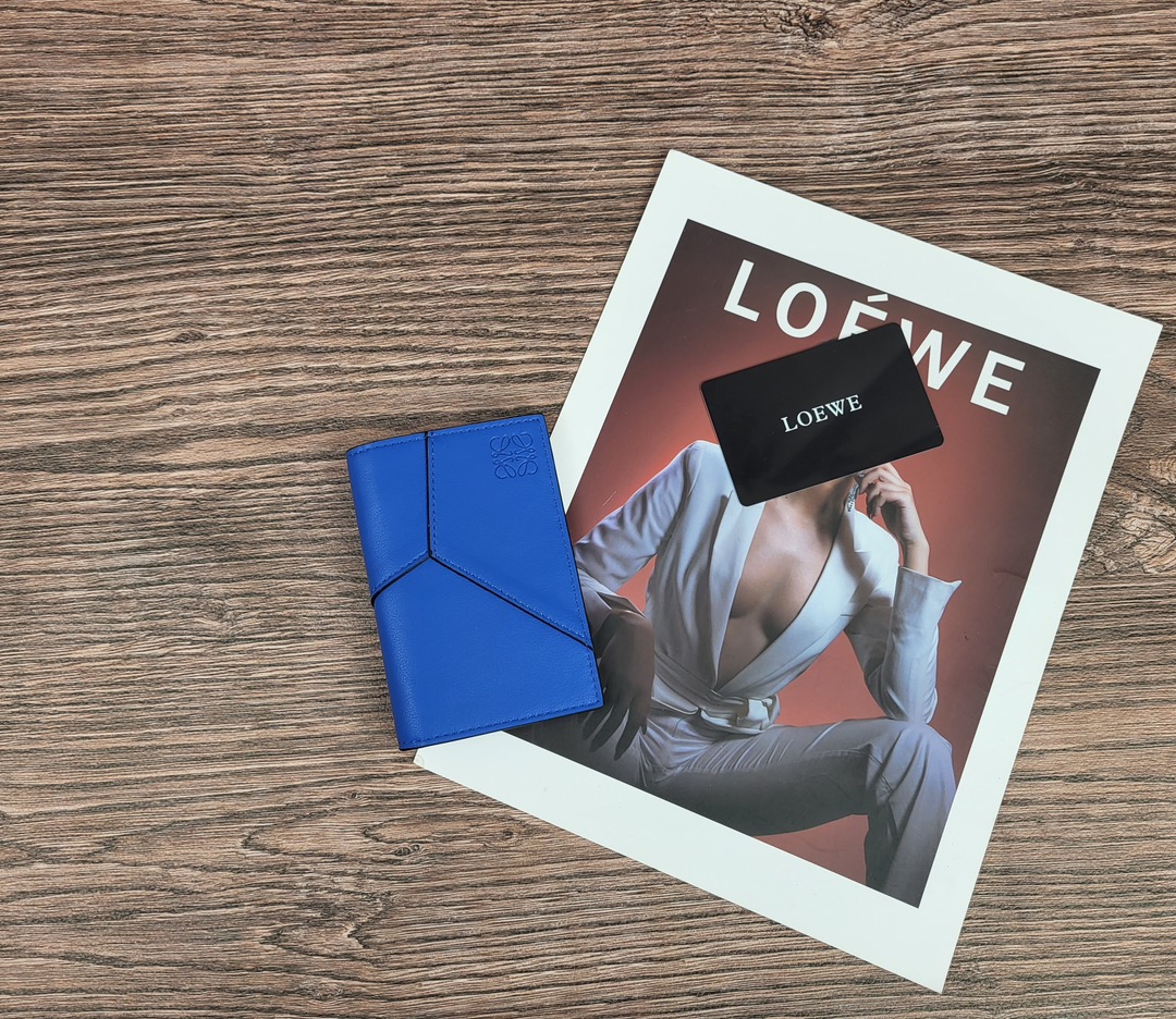 Кошелёк компактный в стиле Loewe L1132 синего цвета