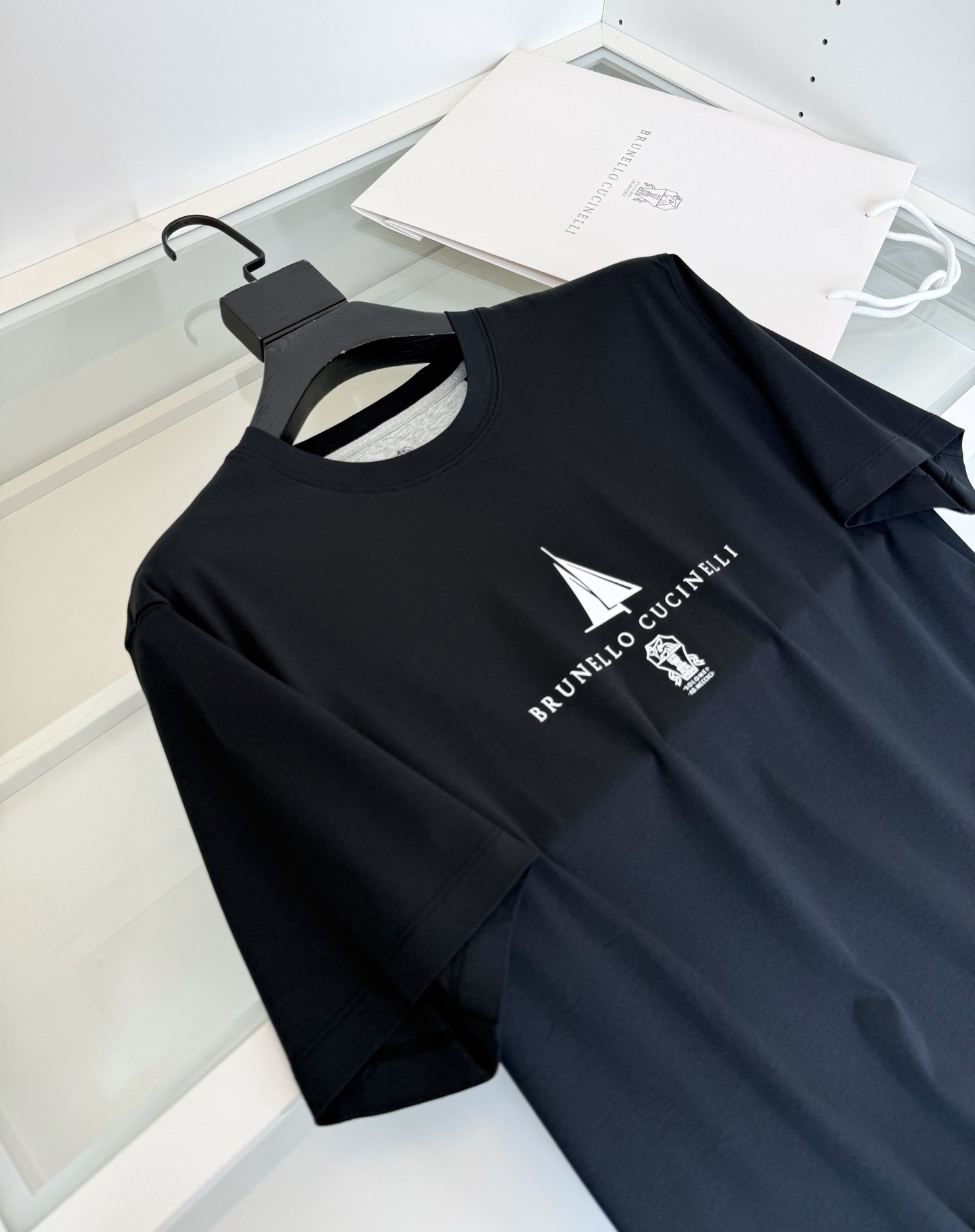 Футболка мужская Brunello Cucinelli Leisure JClass Yacht чёрного цвета с принтом