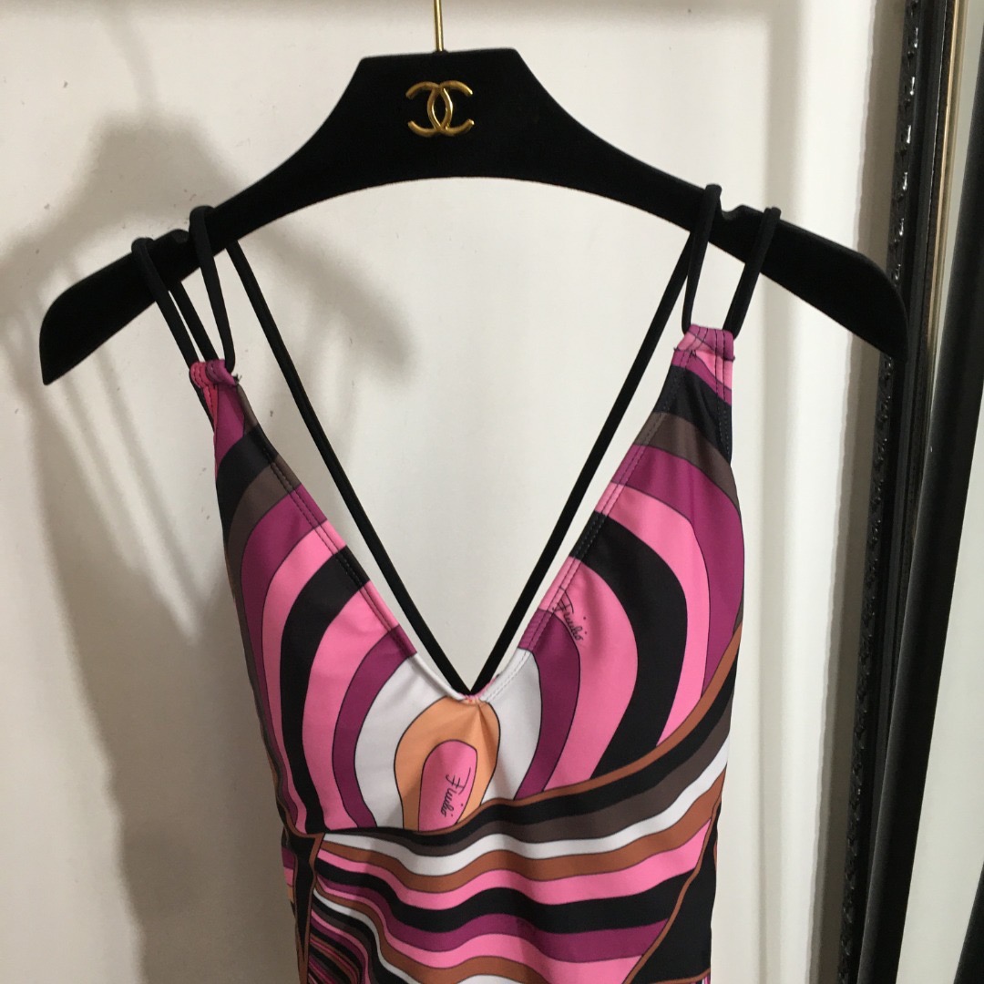 Купальник женский в стиле Emilio Pucci слитный розового цвета с принтом и бретелями
