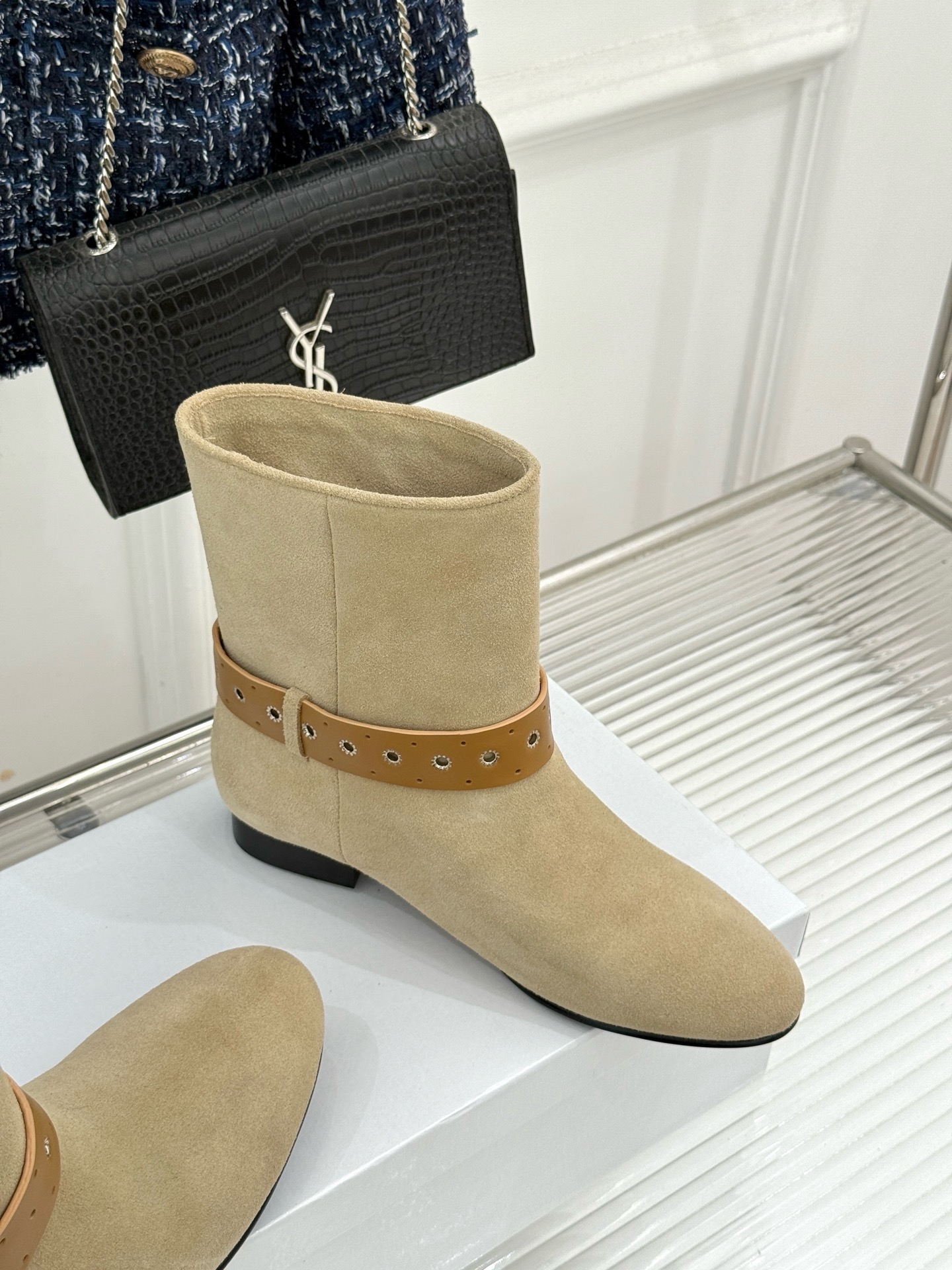 Ботильоны женские Isabel Marant Darner Buckle Boots бежевого цвета