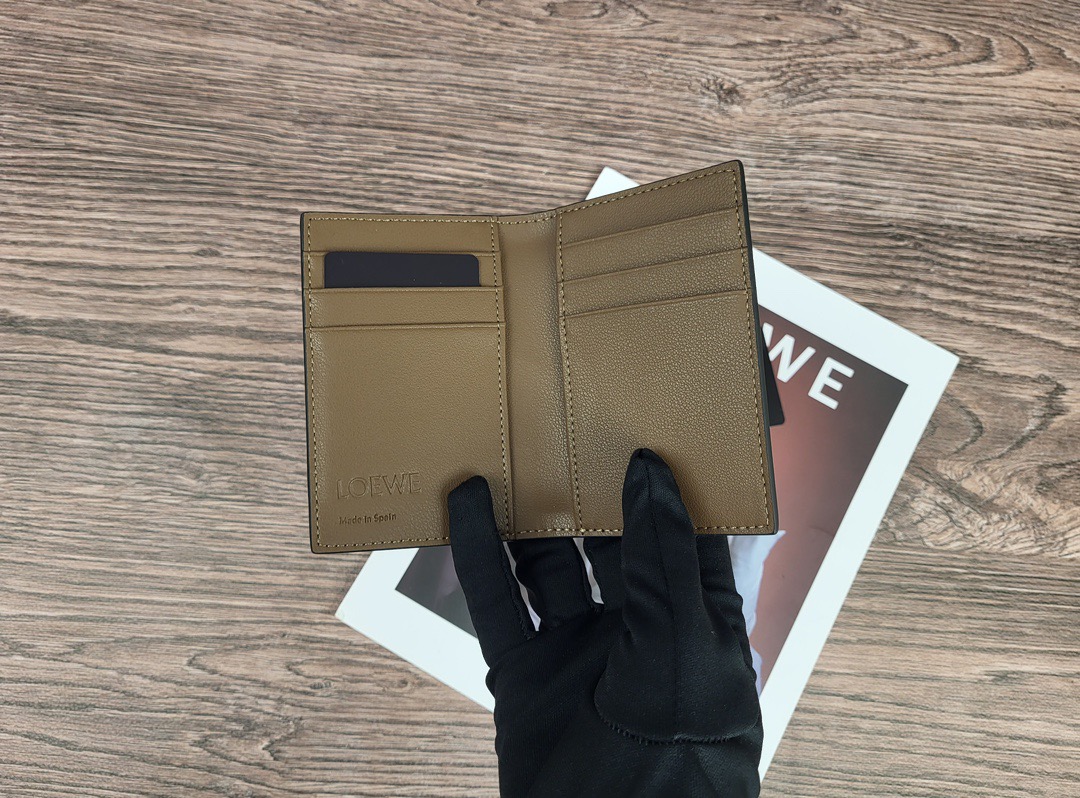 Кошелёк компактный в стиле Loewe L1132 кофейного цвета
