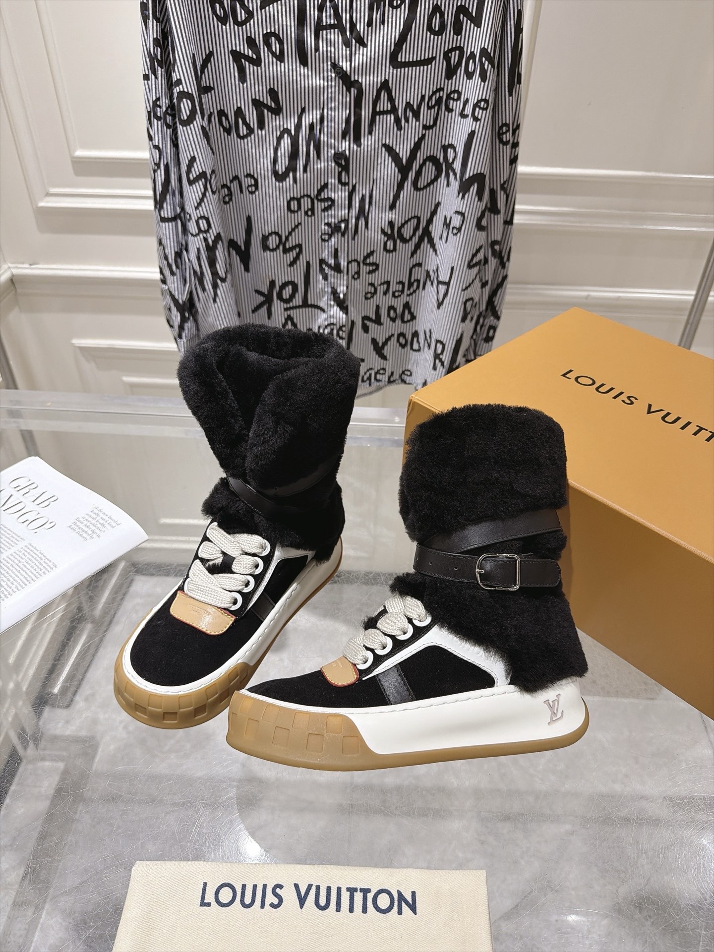 Ботинки Louis Vuitton LV Cloud Lace-Up Ankle Boot Sneaker черного цвета
