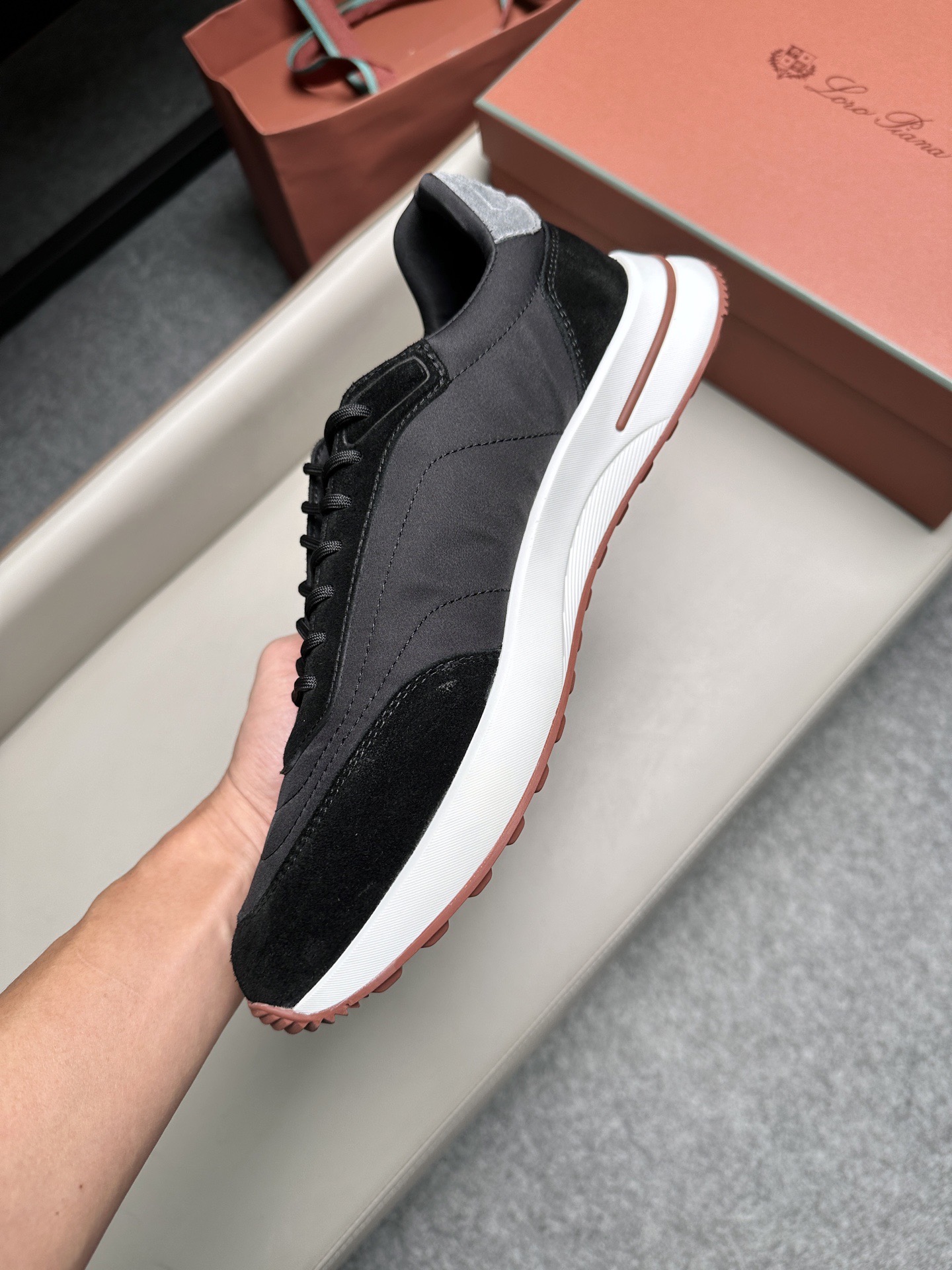 Кроссовки мужские в стиле Loro Piana черного цвета