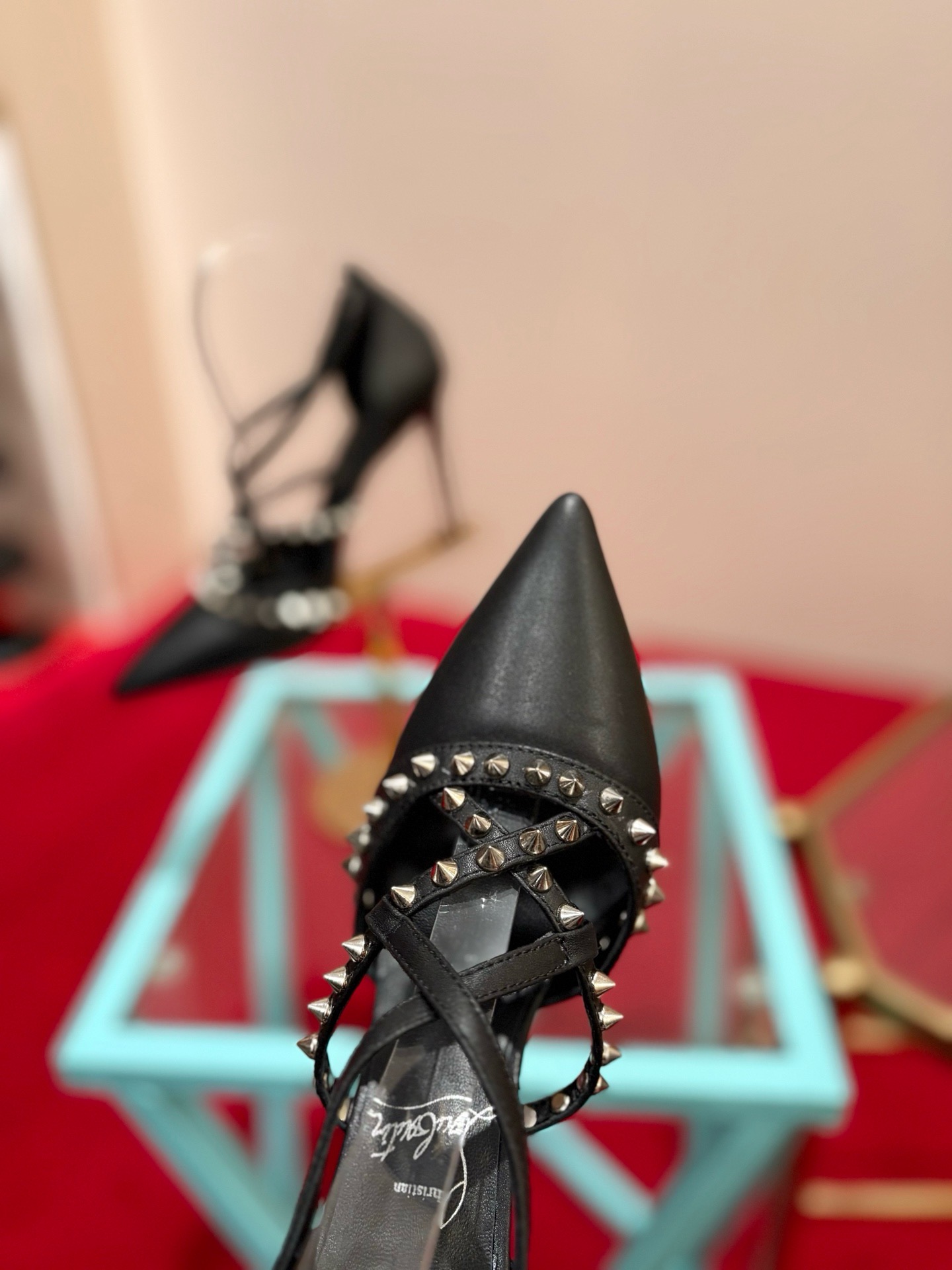Туфли женские Christian Louboutin So Kate черного цвета