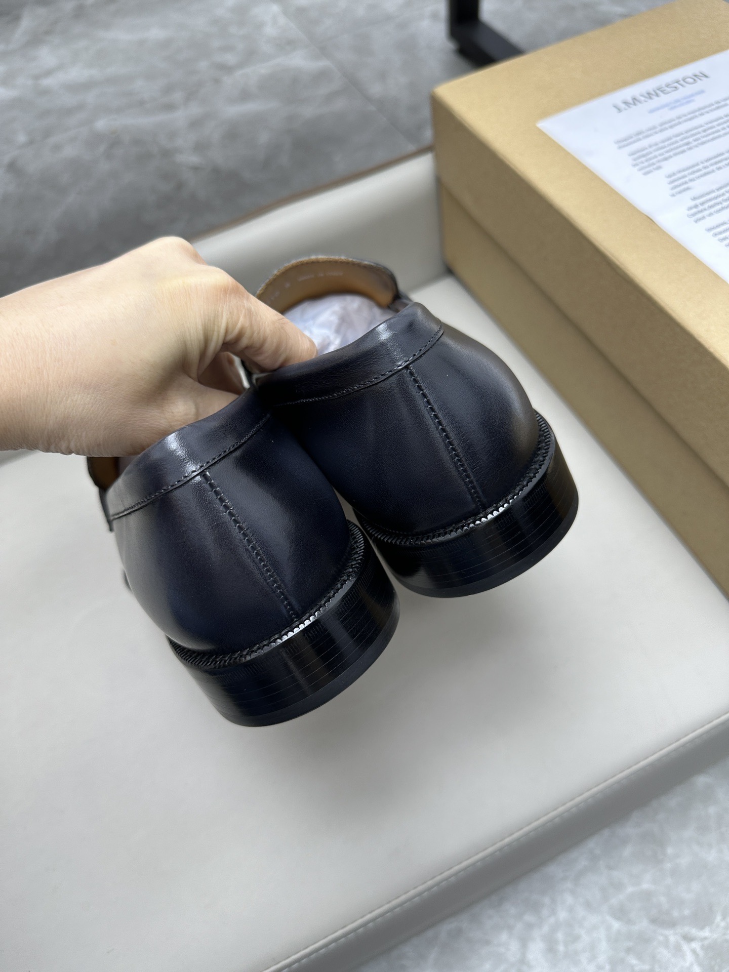 Лоферы мужские в стиле J.M. Weston черного цвета