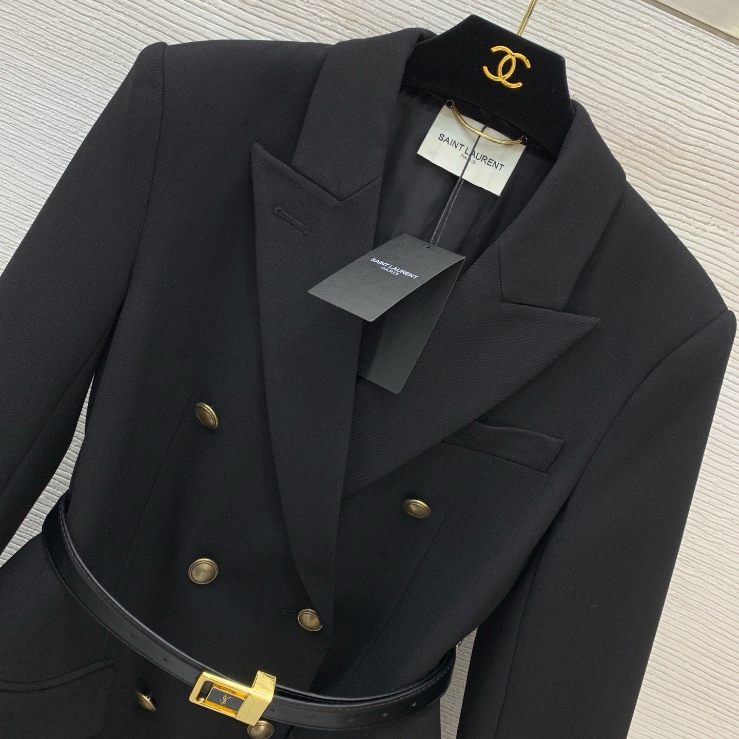 Пиджак женский Saint Laurent чёрного цвета