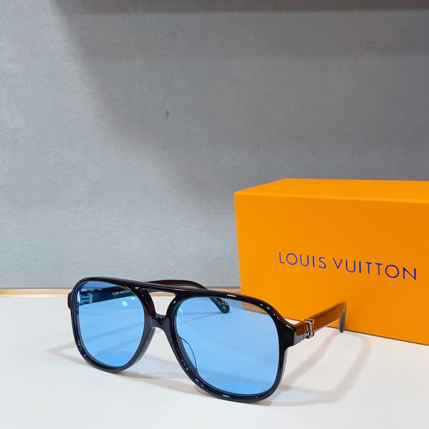 Очки солнцезащитные мужские в стиле Louis Vuitton Z2866U