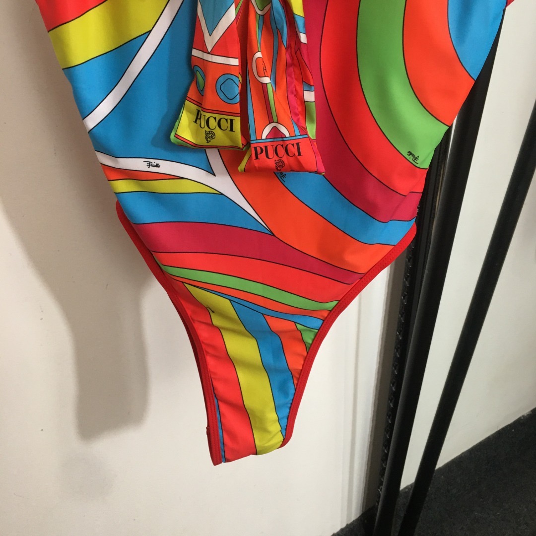 Купальник женский в стиле Emilio Pucci слитный оранжевого цвета с принтом и платком