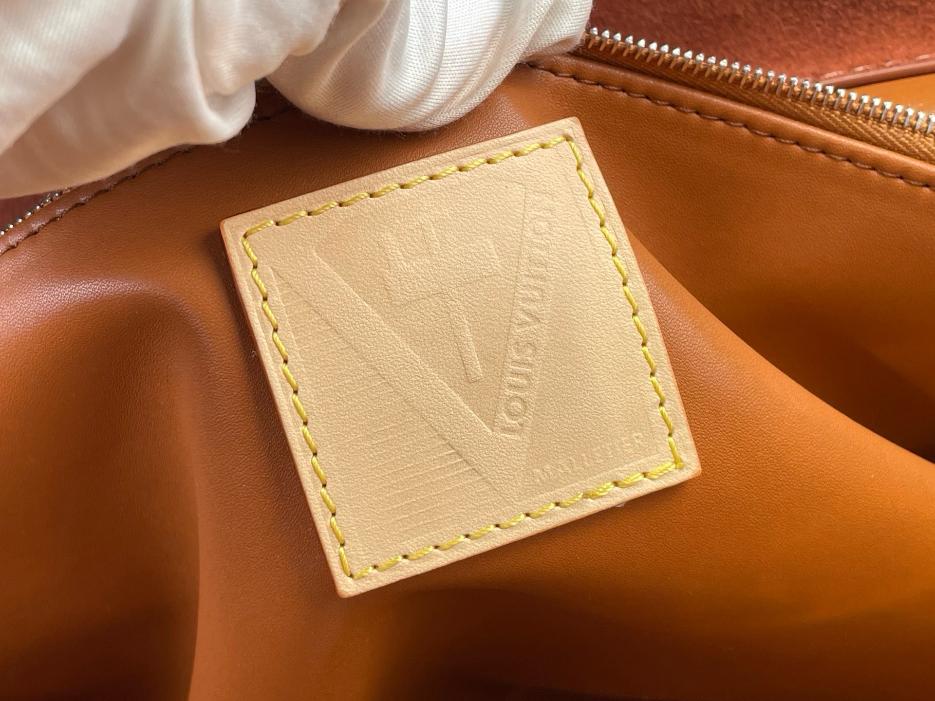 Сумка женская в стиле Louis Vuitton Steamer 40 коньячного цвета