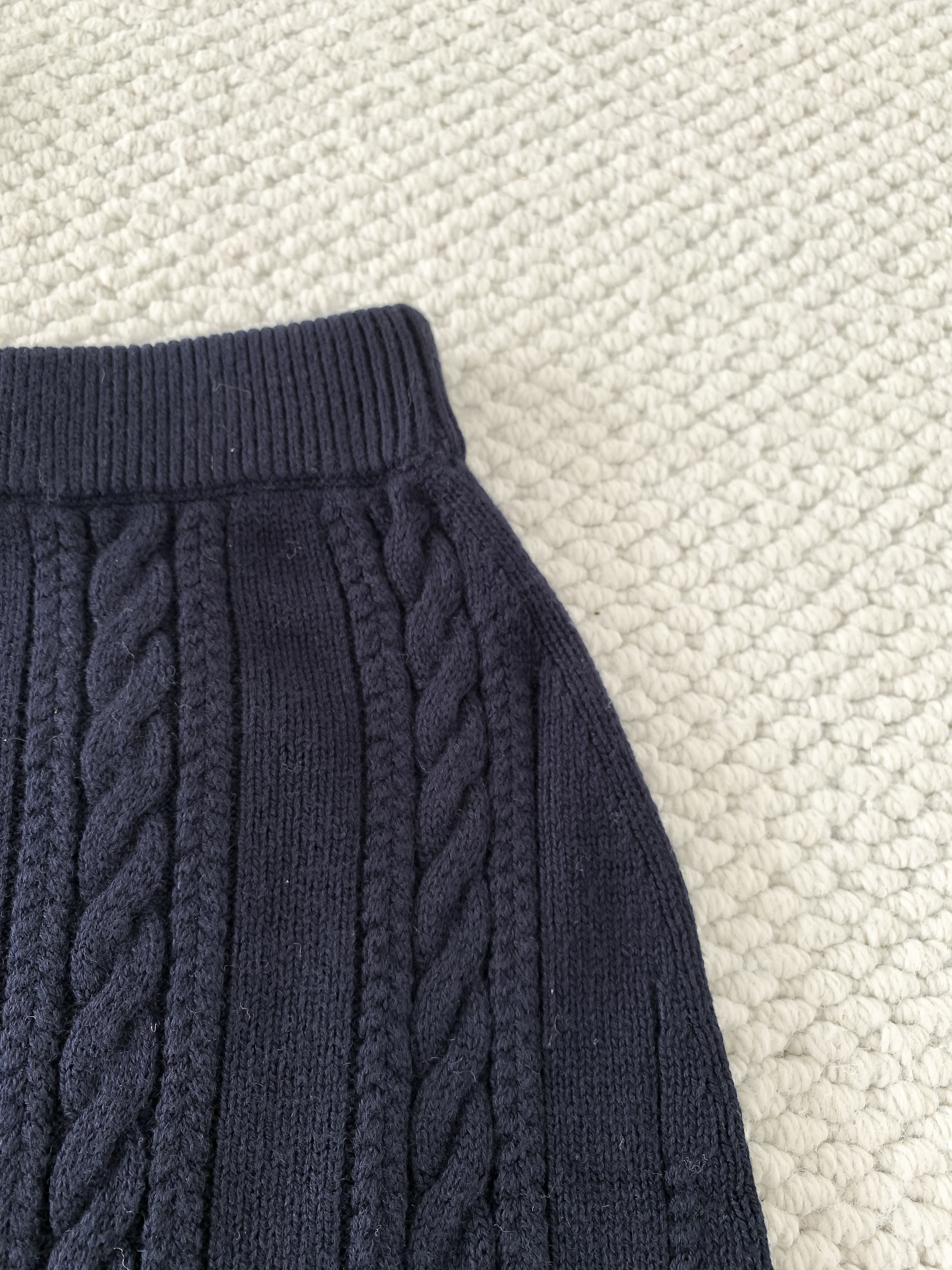 Юбка женская в стиле Chanel тёмно-синего цвета с контрастной отделкой