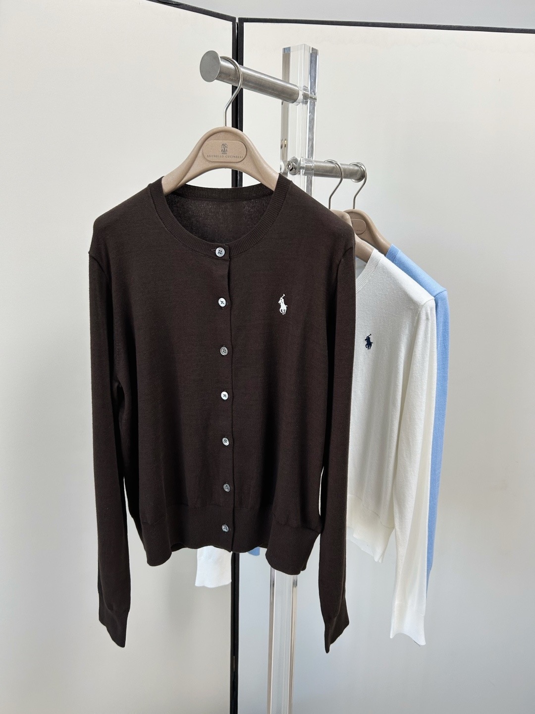Кардиган женский  Ralph Lauren в голубом, белом и тёмно-коричневом цветах с вышитым логотипом