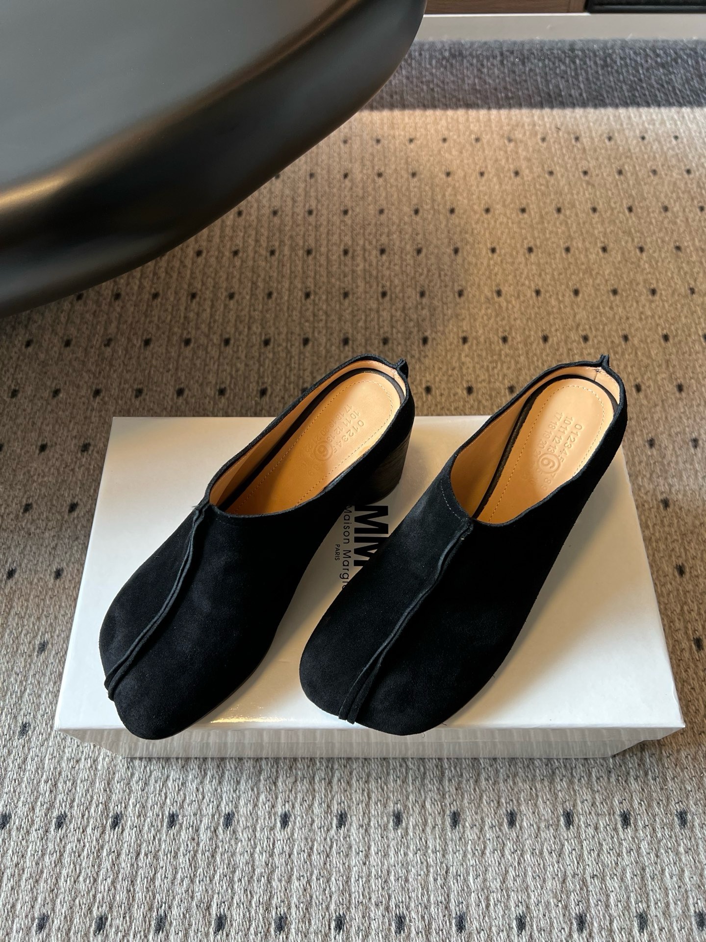 Мюли женские Maison Margiela Tabi чёрного цвета