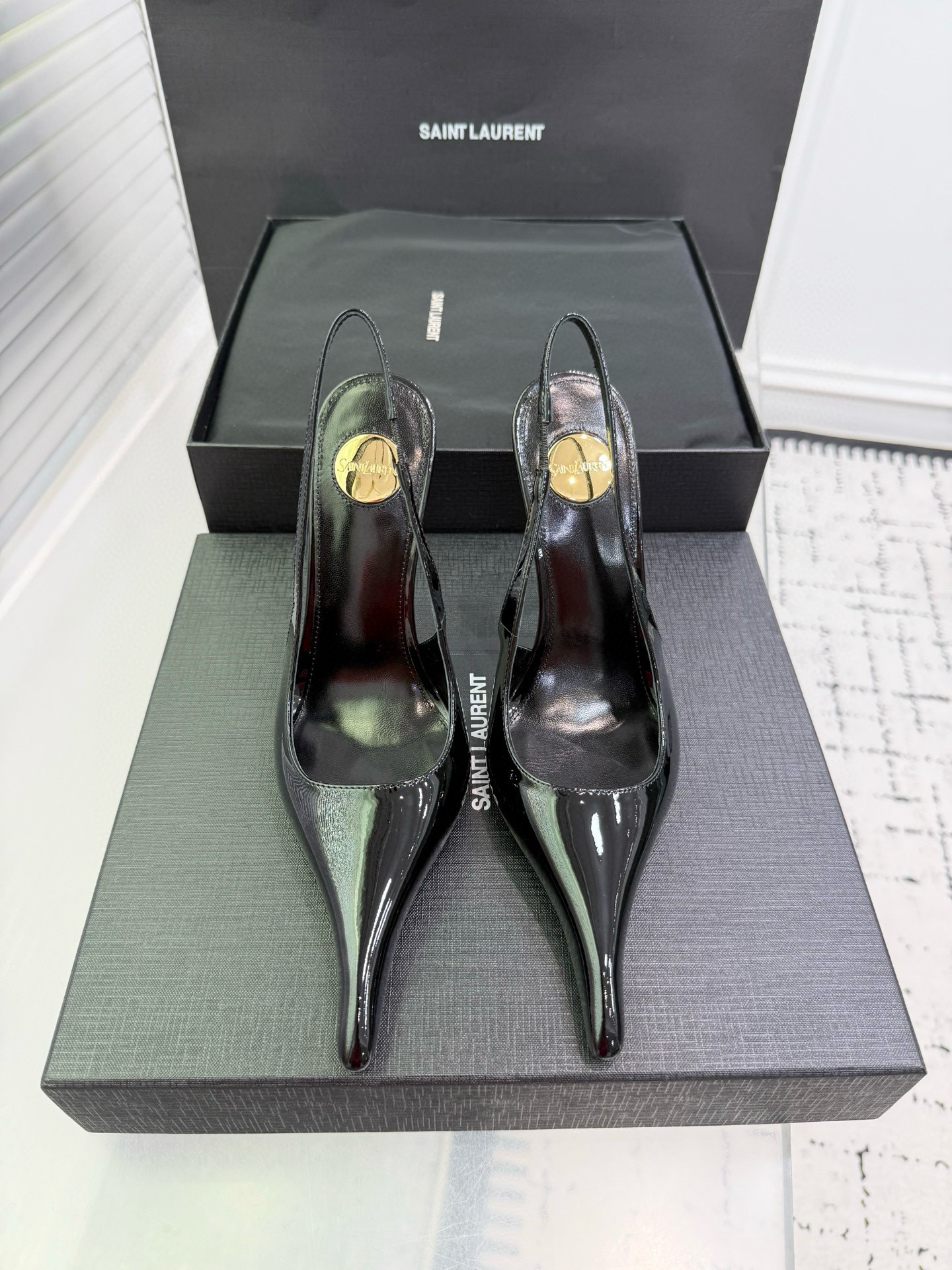 Туфли женские в стиле Saint Laurent Slingback чёрного цвета