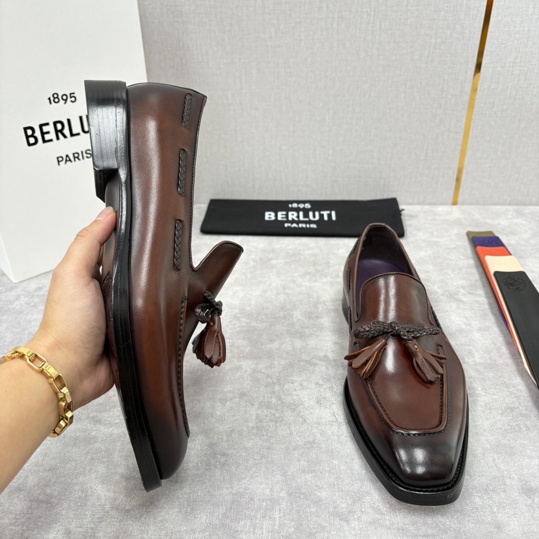 Лоферы мужские в стиле Berluti Lorenzo из натуральной кожи коричневого цвета