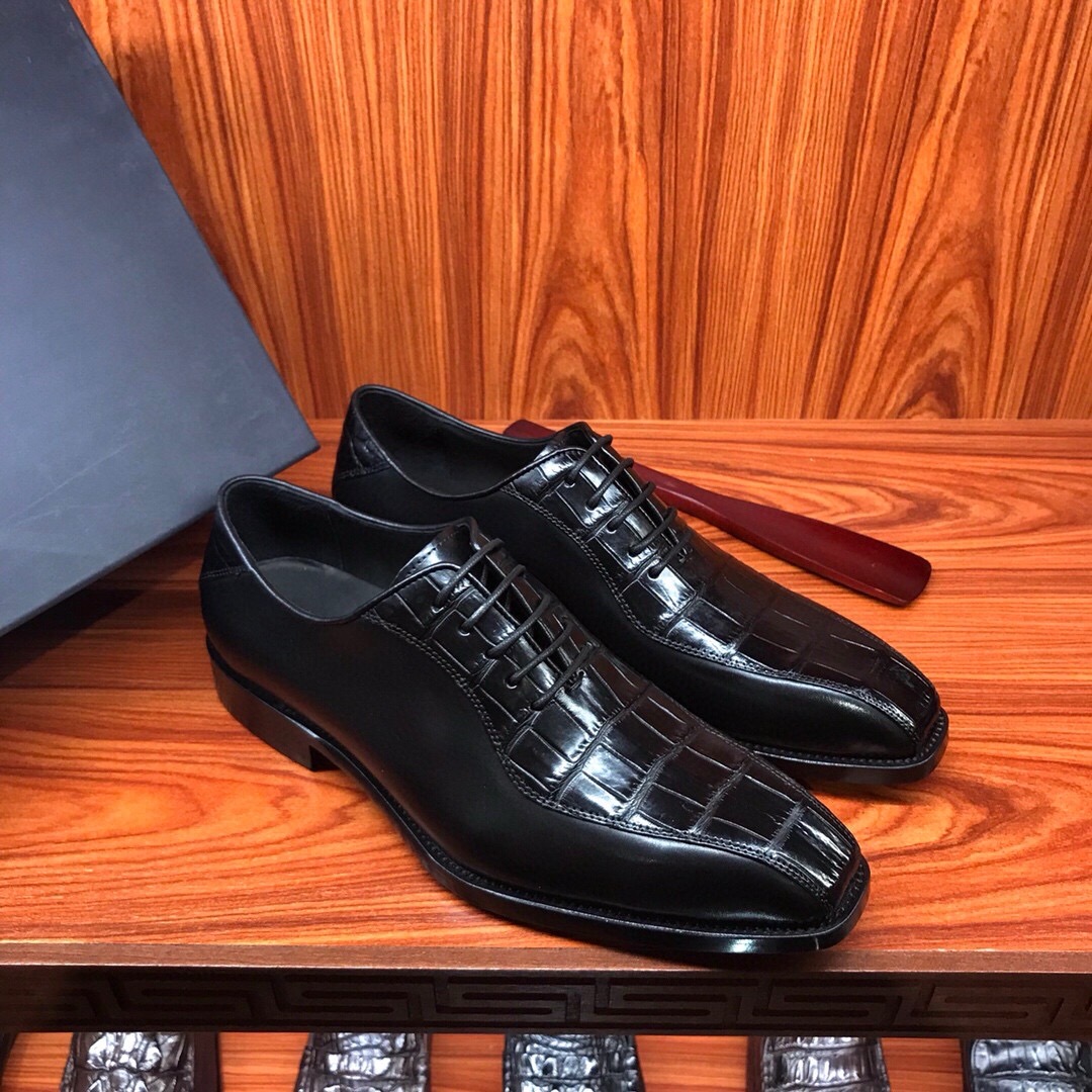 Оксфорды мужские Berluti из кожи крокодила чёрного цвета