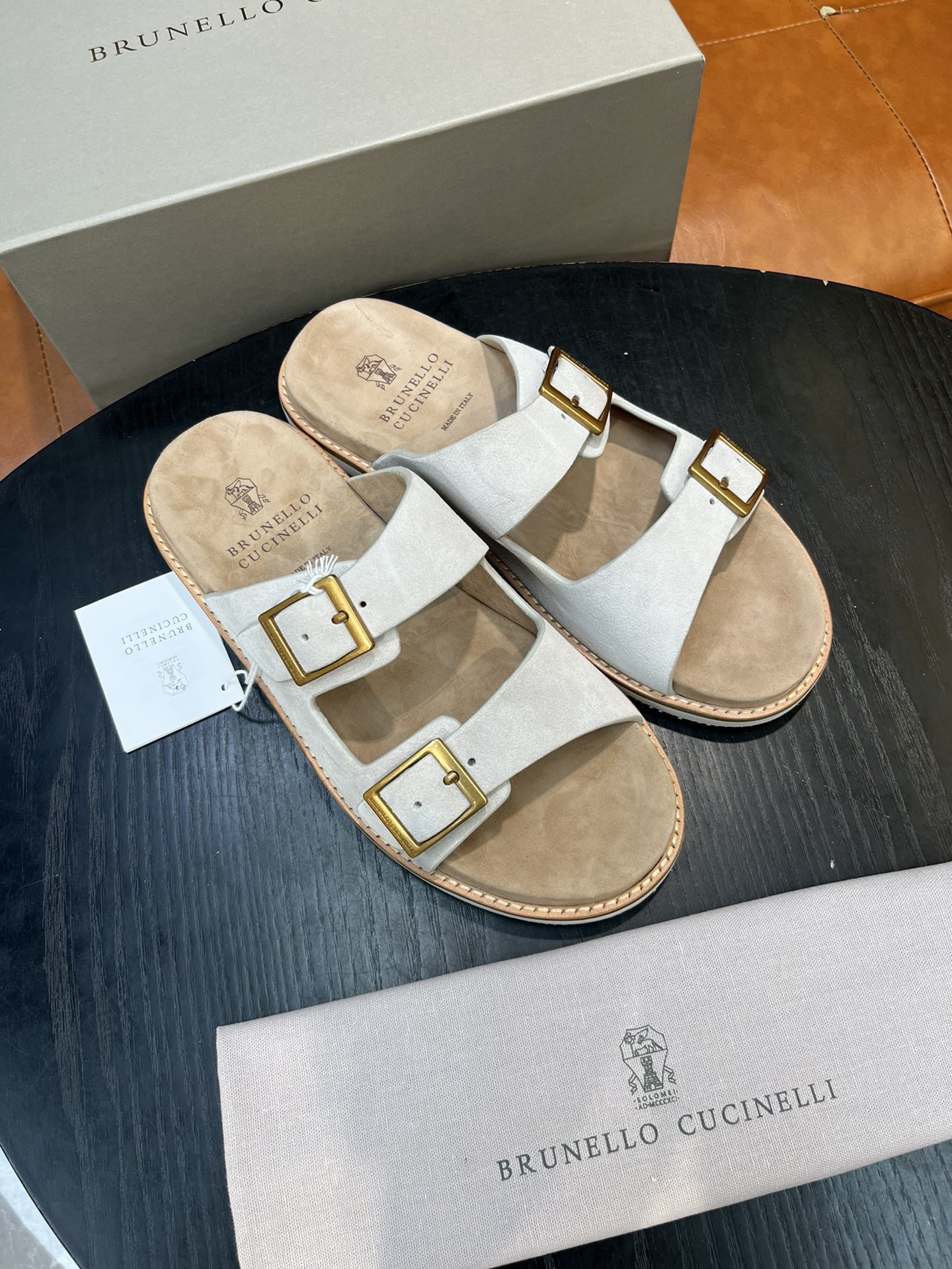 Сандалии мужские в стиле Brunello Cucinelli светло-бежевого цвета