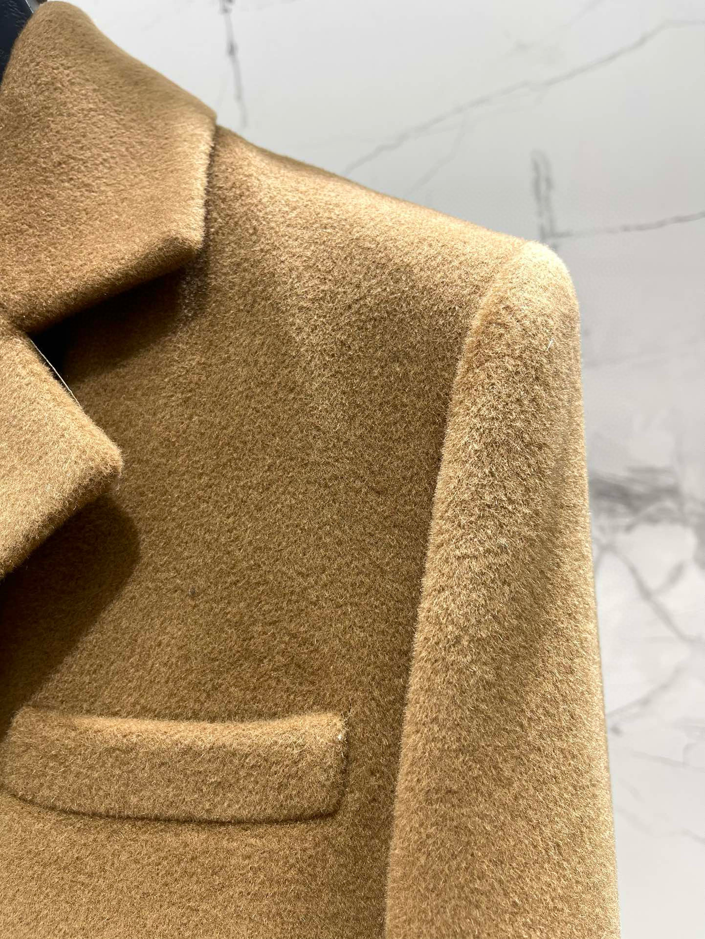 Пальто женское в стиле Saint Laurent из шерсти и кашемира в кофейно-бежевом цвете