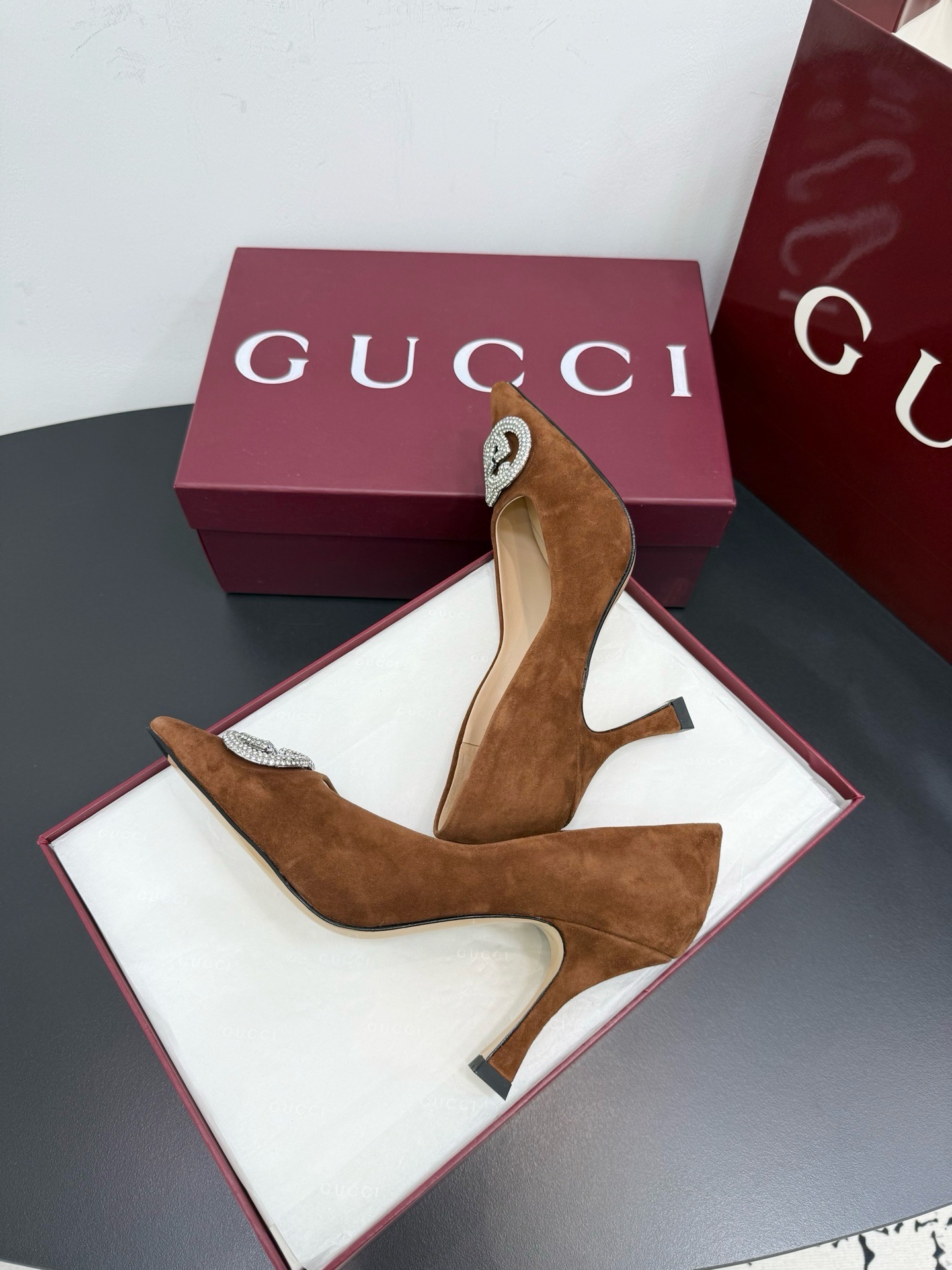 Туфли женские Gucci коричневого цвета