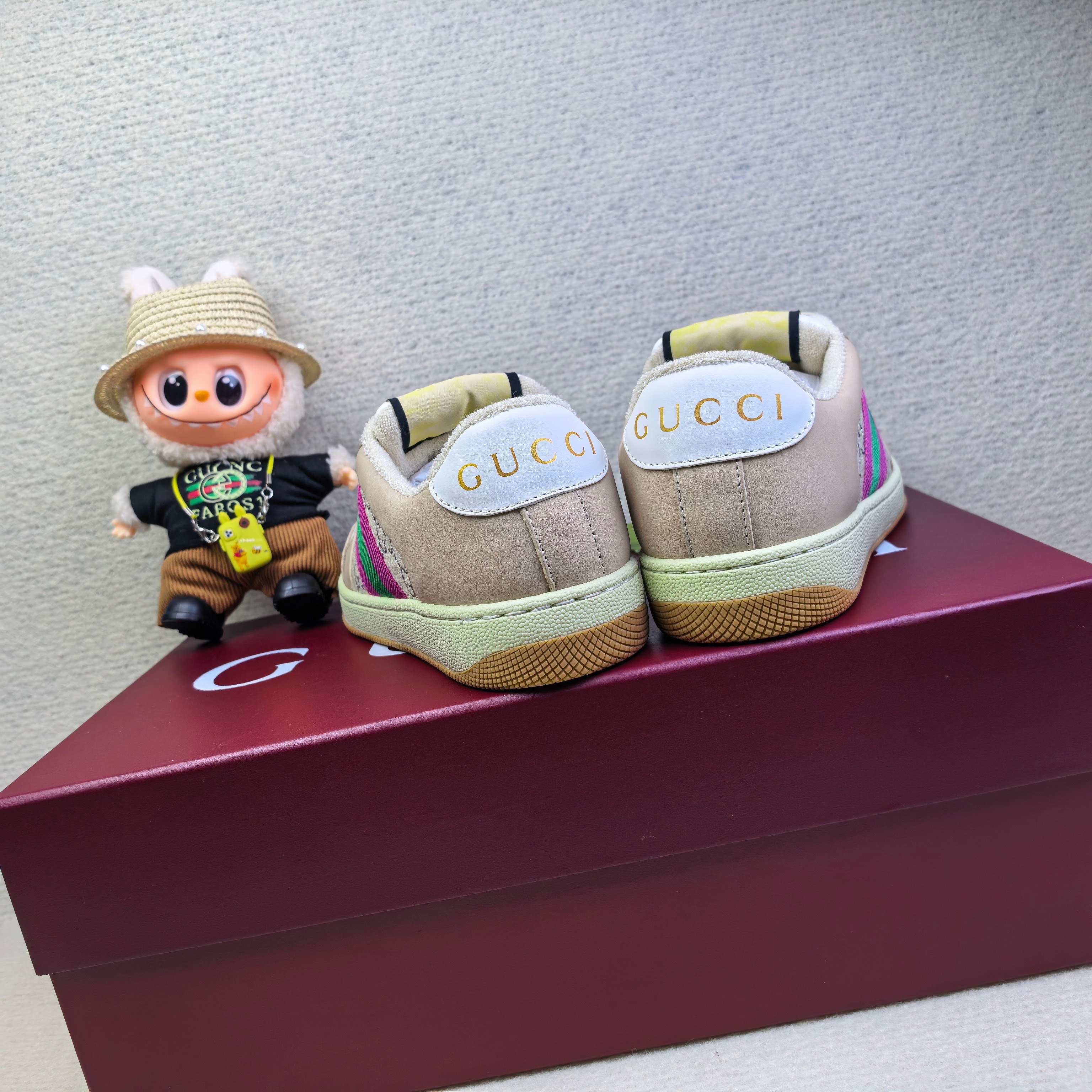 Кроссовки унисекс в стиле Gucci бежевого цвета