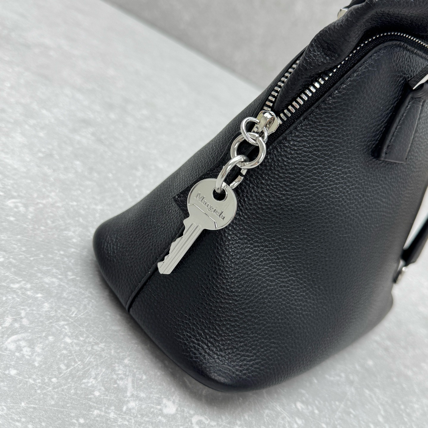 Сумка Maison Margiela 5AC чёрного цвета 26 см.