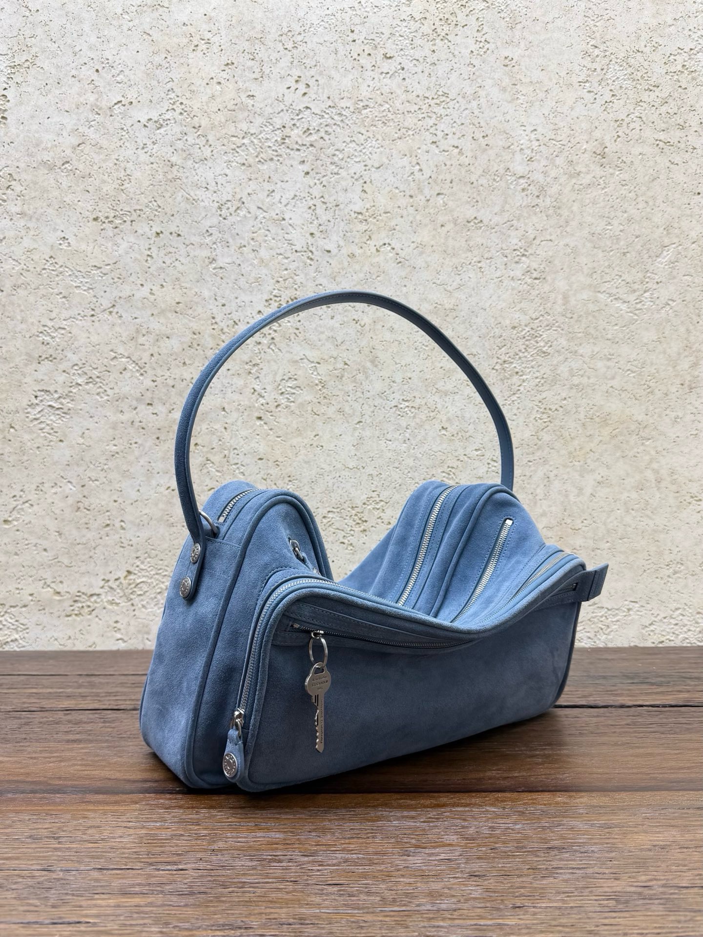 Сумка женская Acne Studios Camera Bag синего цвета