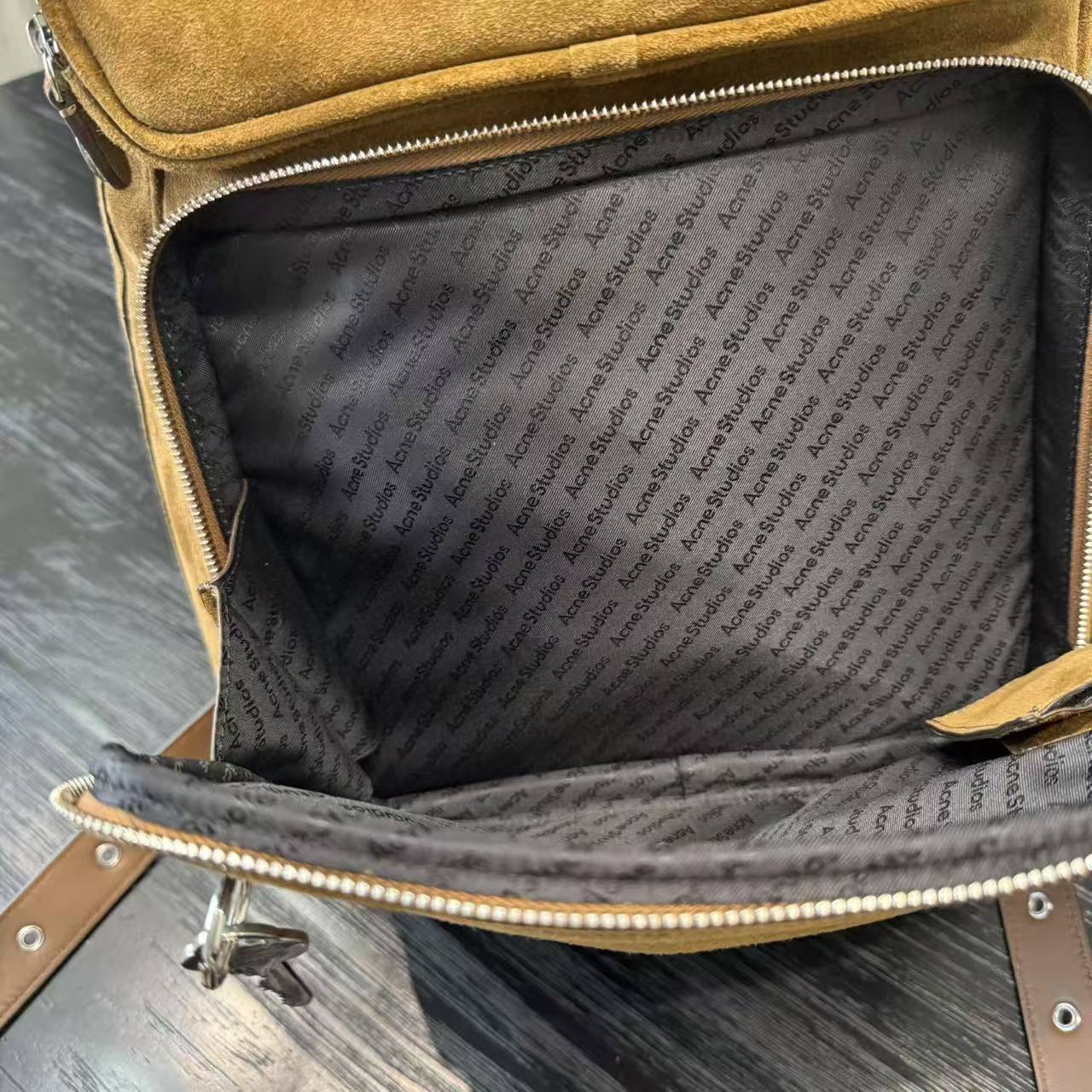 Рюкзак унисекс в стиле Acne Studios Camero коричневый