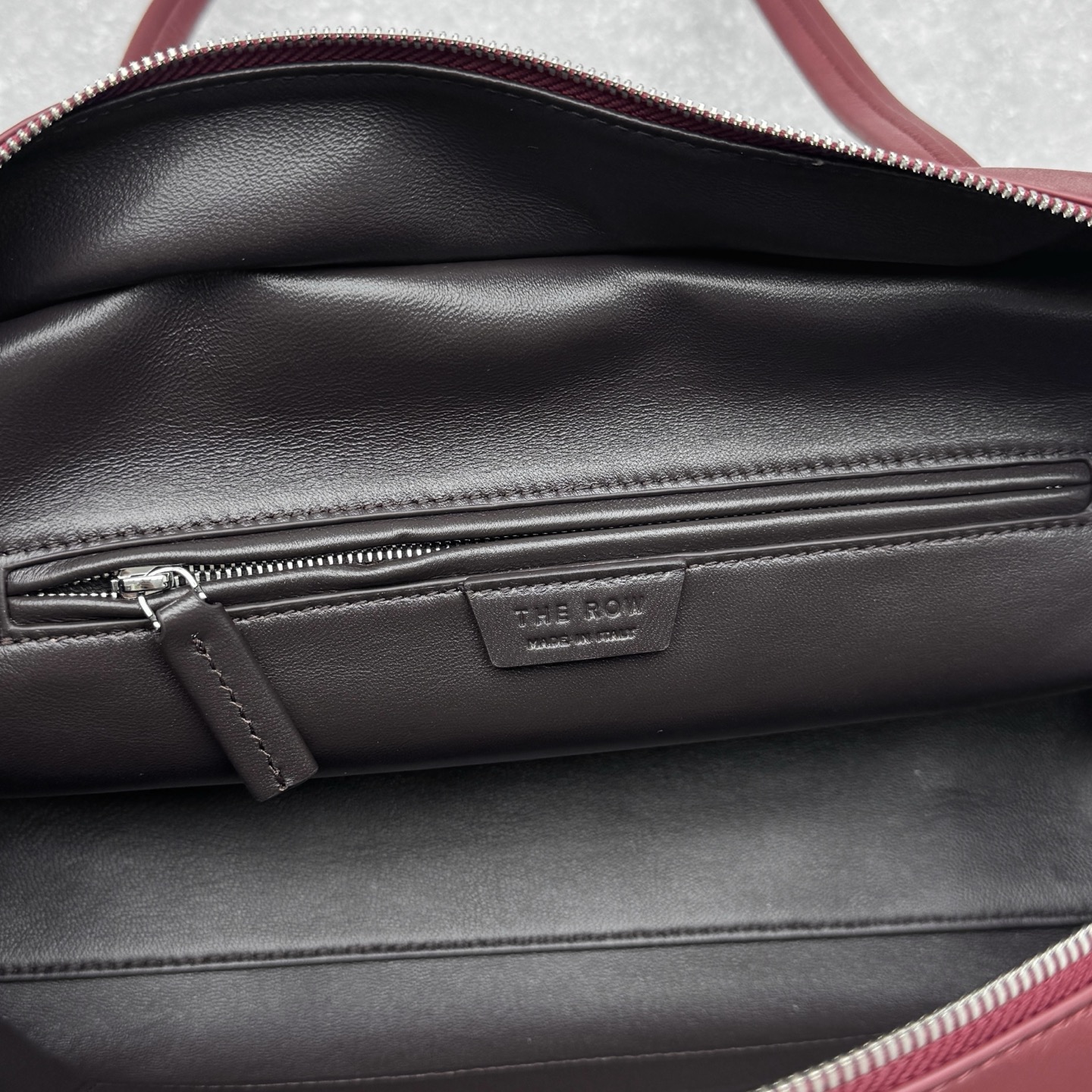 Сумка женская в стиле The Row Astra красного цвета