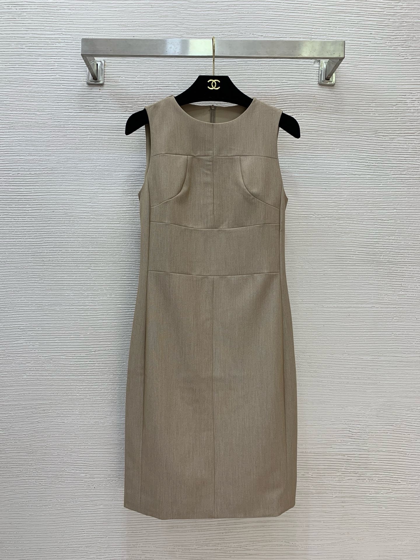 Костюм женский Max Mara бежевого цвета