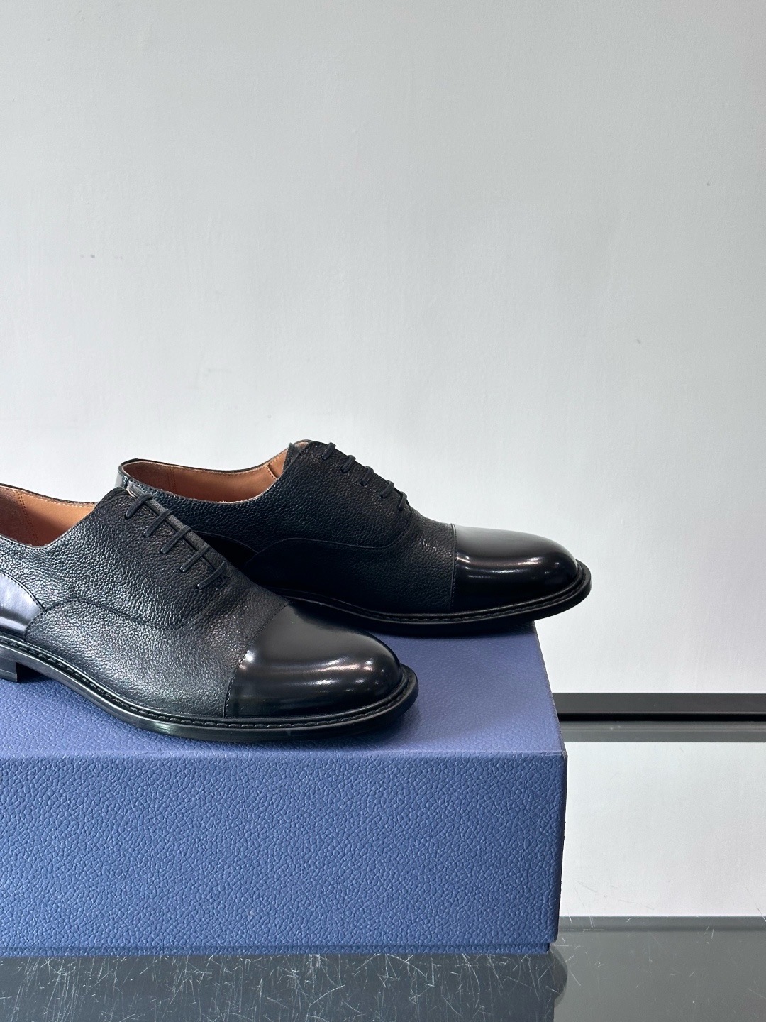 Туфли мужские в стиле Dior Oxford из натуральной кожи черного цвета