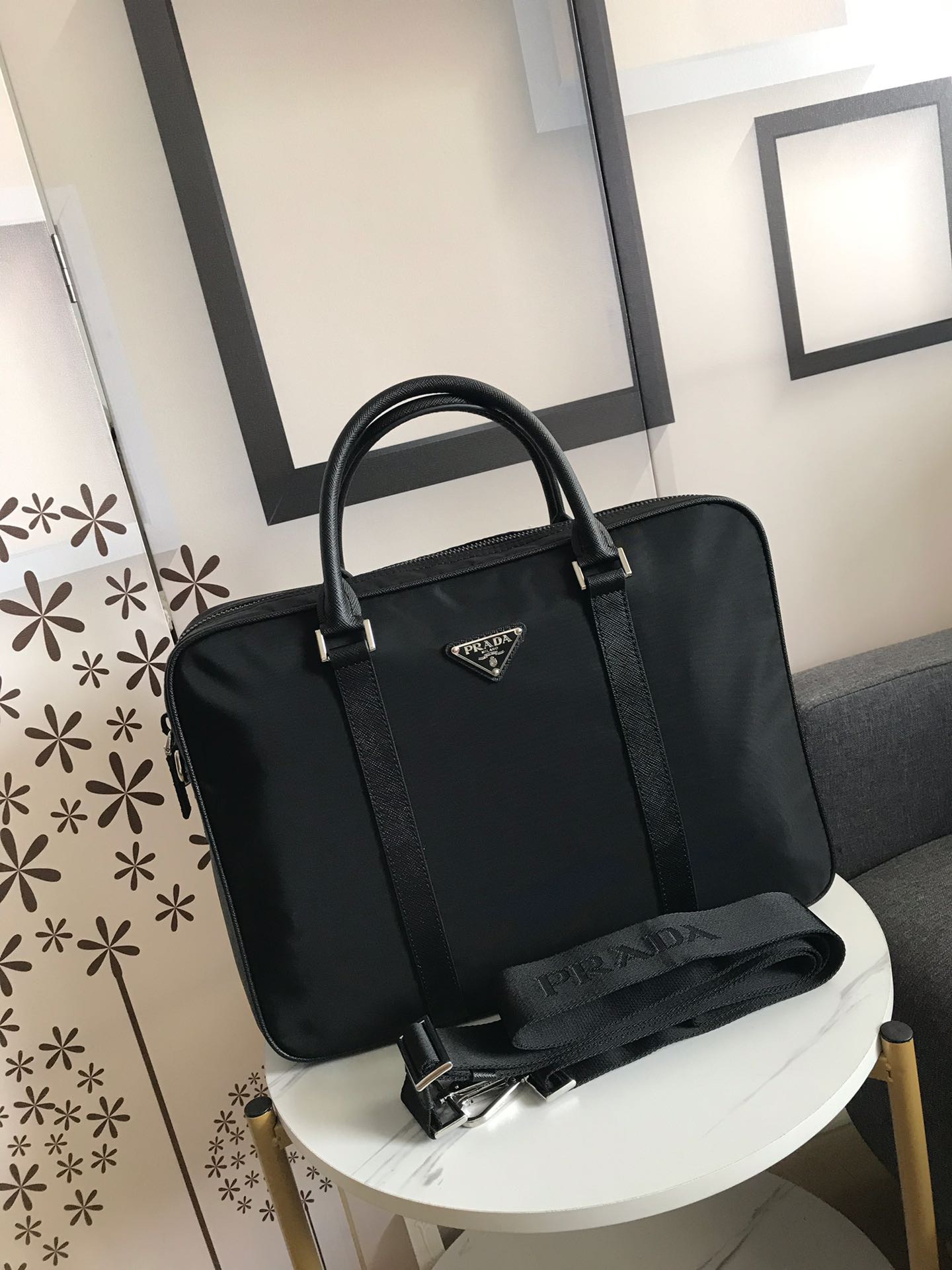 Сумка деловая мужская в стиле Prada из нейлона с кожаной отделкой чёрного цвета