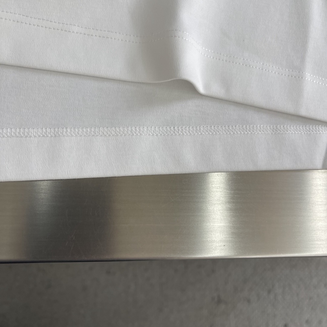 Футболка мужская в стиле Moncler с логотипом белого цвета