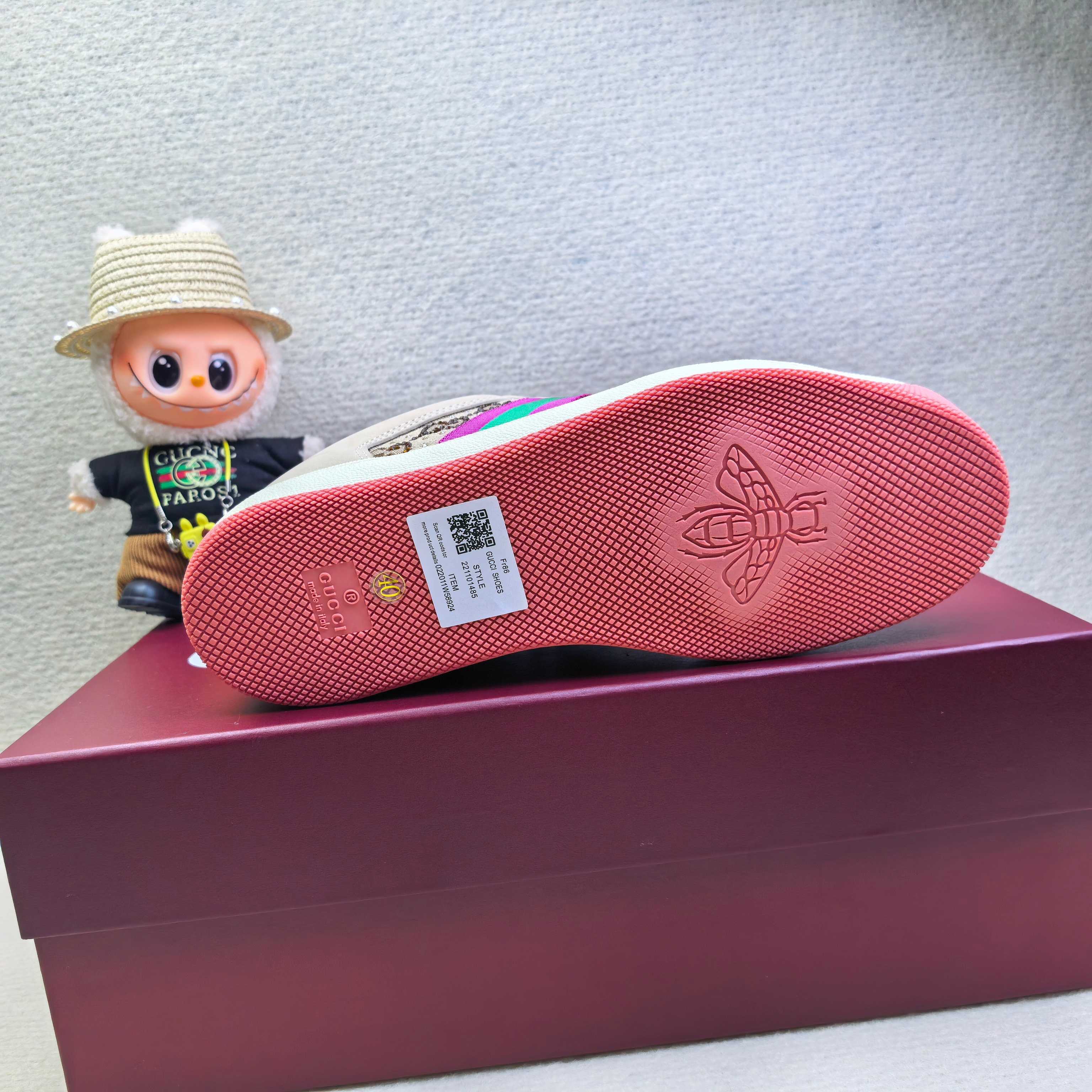 Кроссовки унисекс в стиле Gucci бежевого цвета с розовыми акцентами