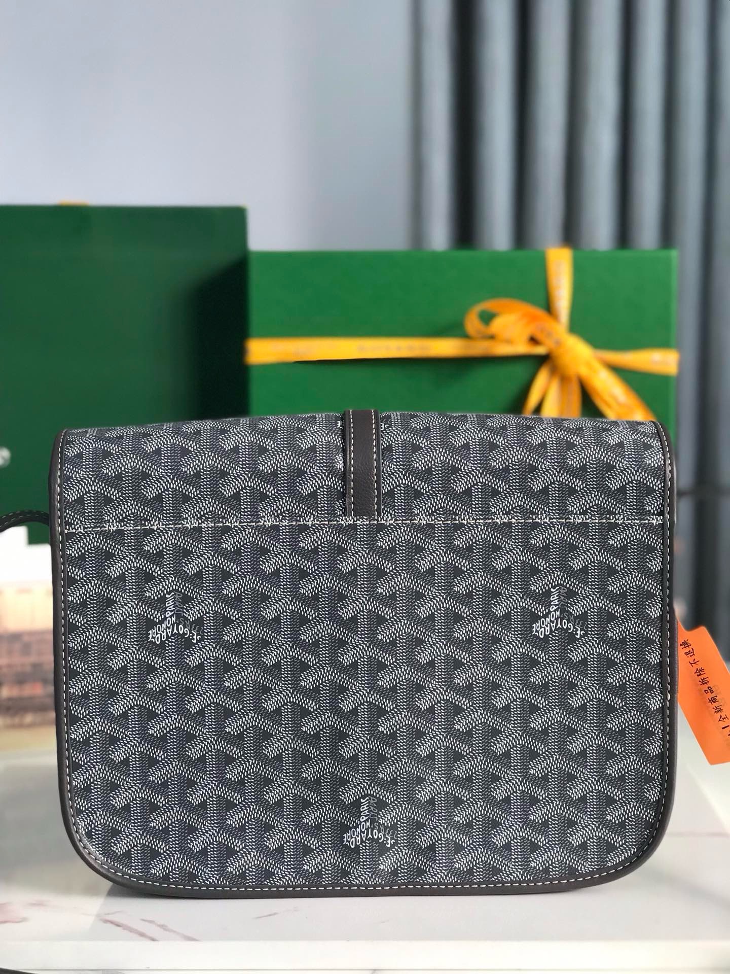 Сумка женская Goyard Belvédère II серого цвета