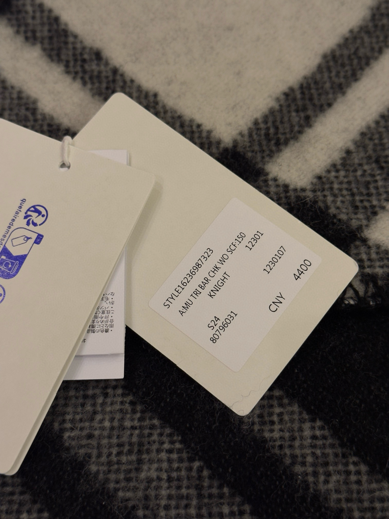 Шарф унисекс в стиле Burberry двусторонний из мягкой шерсти с диагональной клеткой оливкого цвета