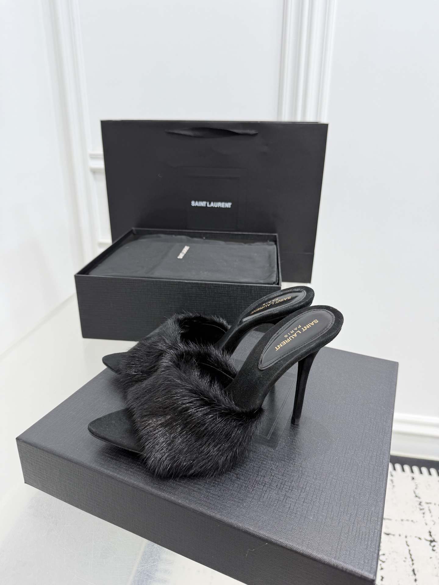 Мюли женские Saint Laurent Opyum чёрного цвета