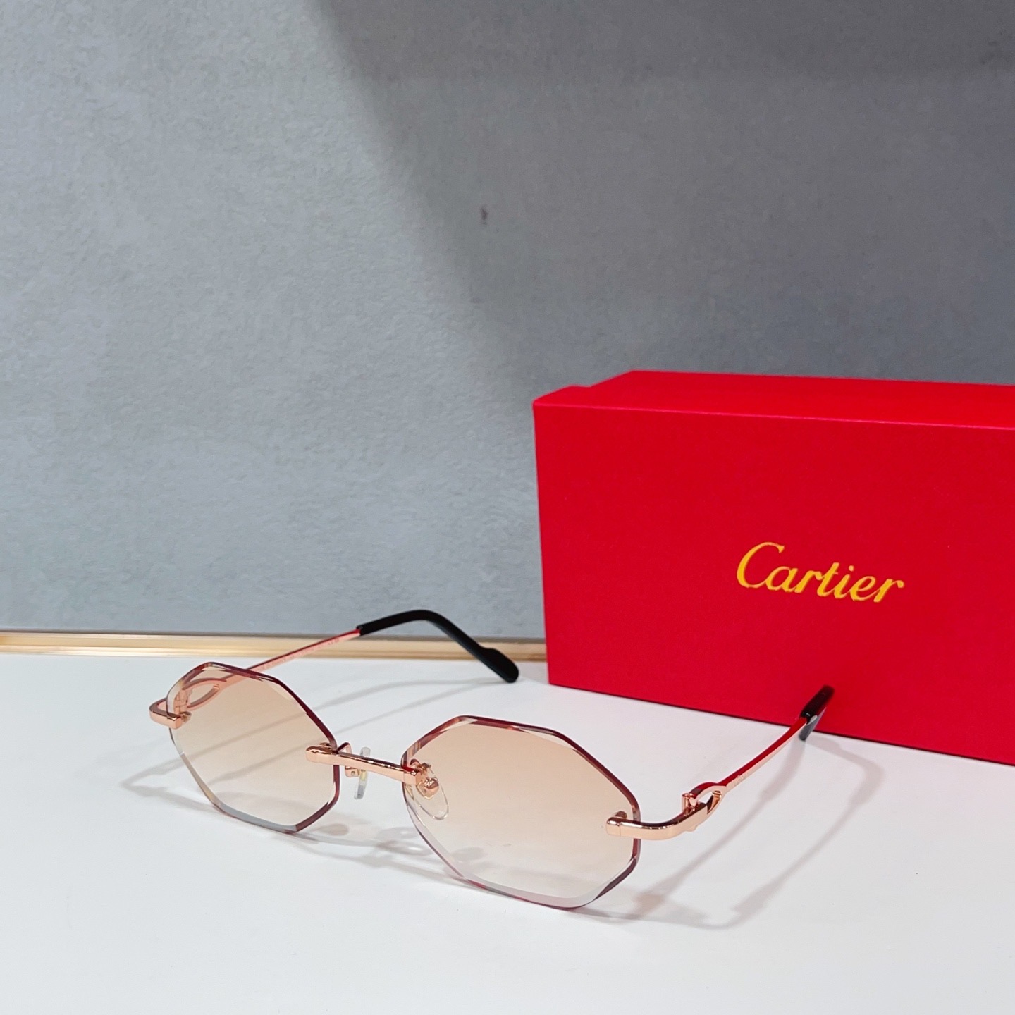 Очки солнцезащитные женские в стиле Cartier