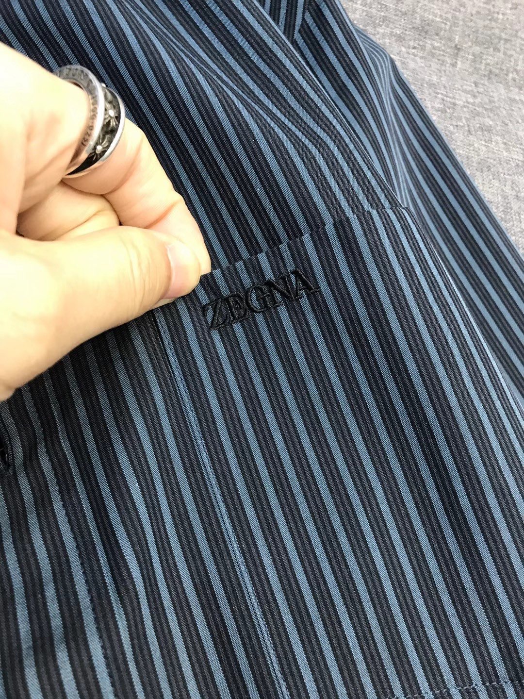 Рубашка мужская в стиле Zegna из хлопка в полоску тёмно-зелёного цвета