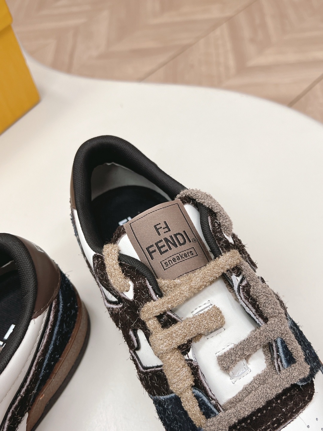 Кроссовки Fendi Match чёрно-бело-коричневого цвета