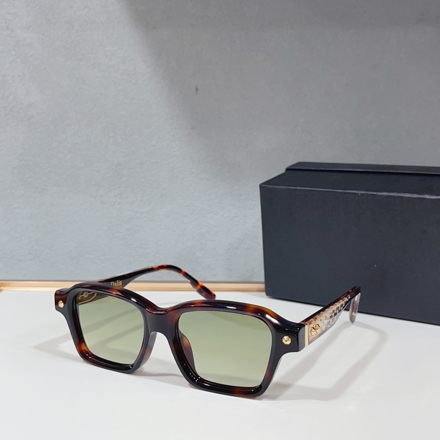 Очки солнцезащитные мужские в стиле John Dalia прямоугольной формы