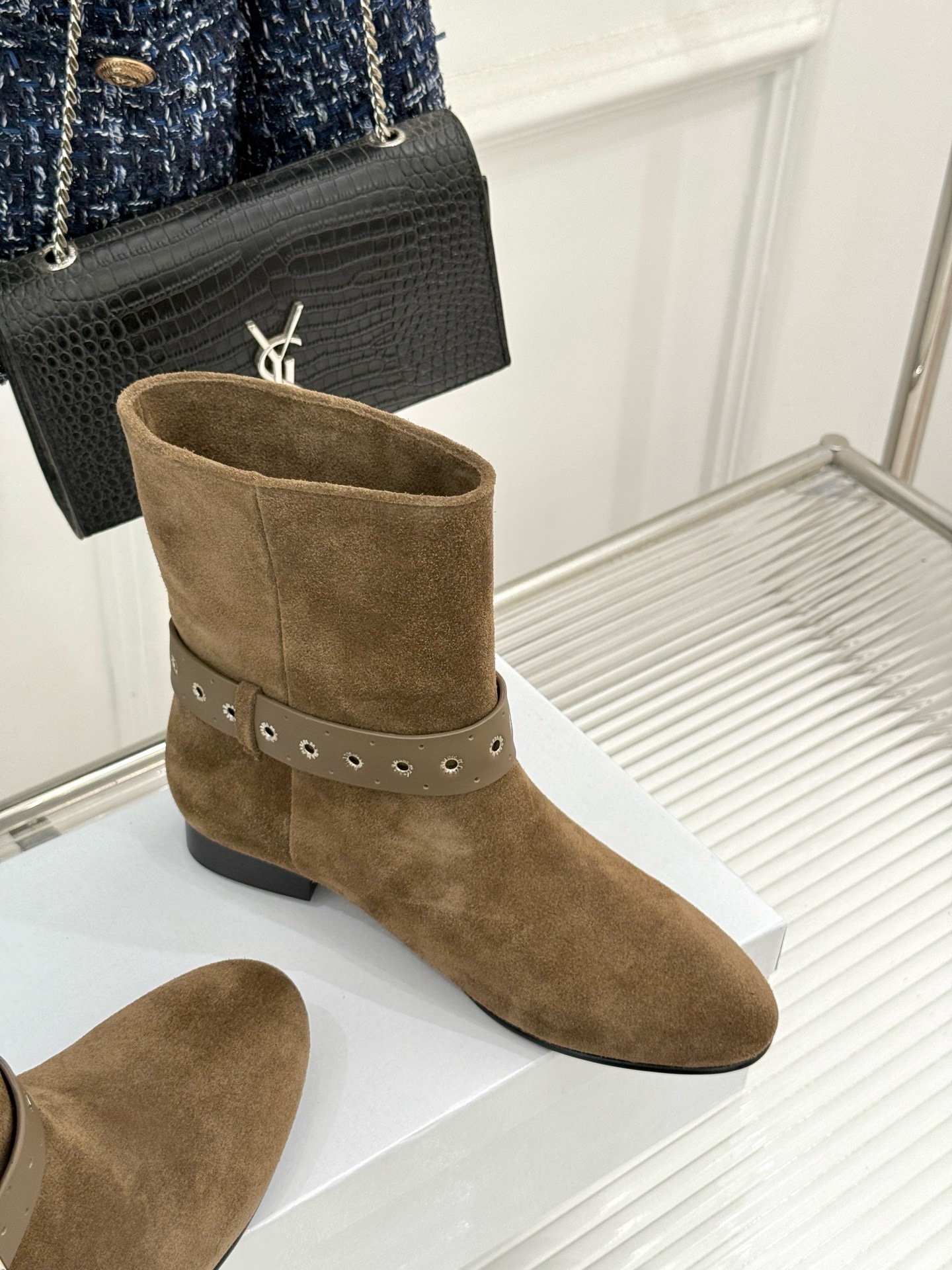 Ботильоны женские Isabel Marant Darner Buckle Boots бежевого цвета