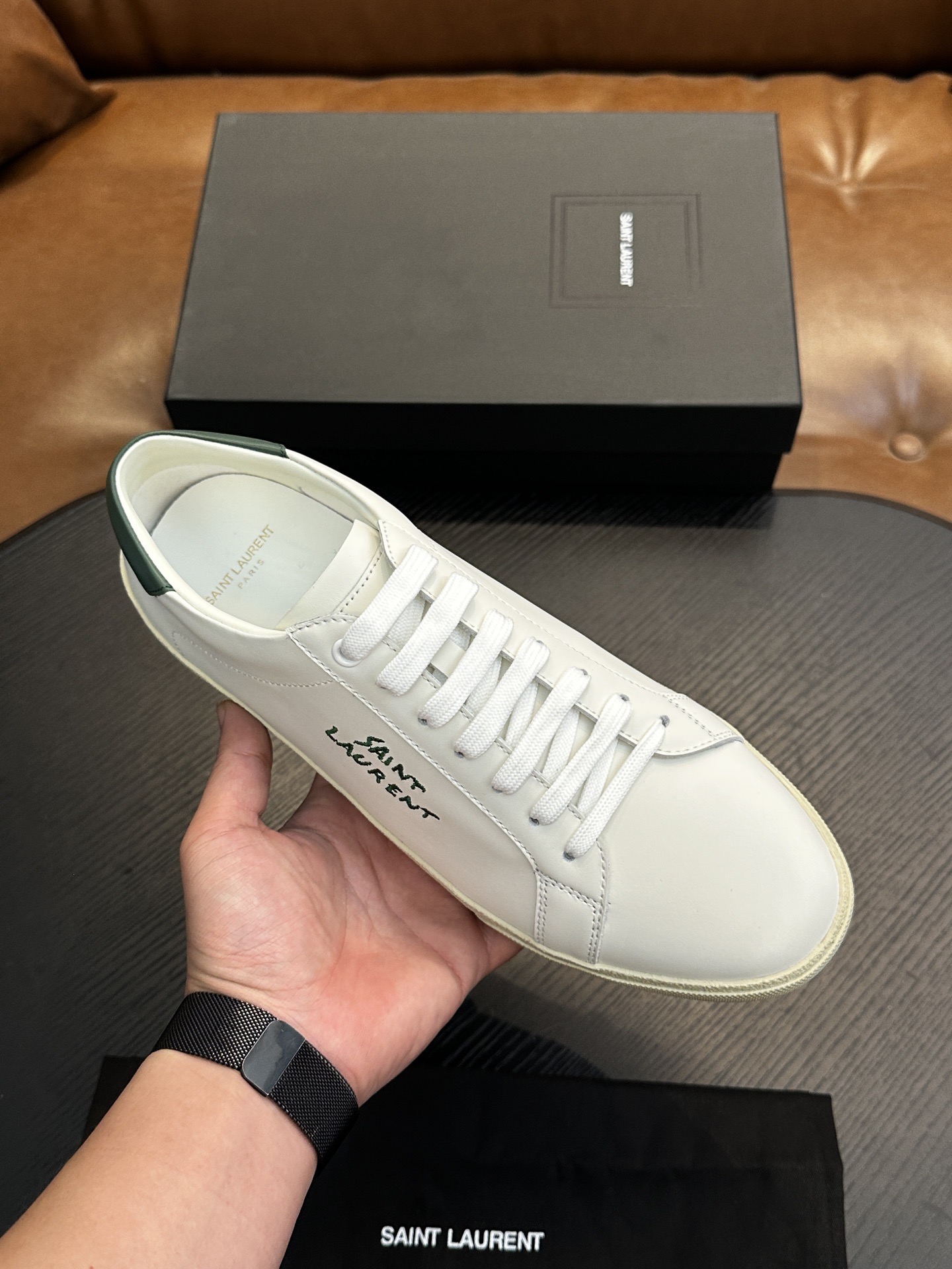 Кроссовки мужские в стиле Saint Laurent SL/61 белого цвета с зелёной вставкой